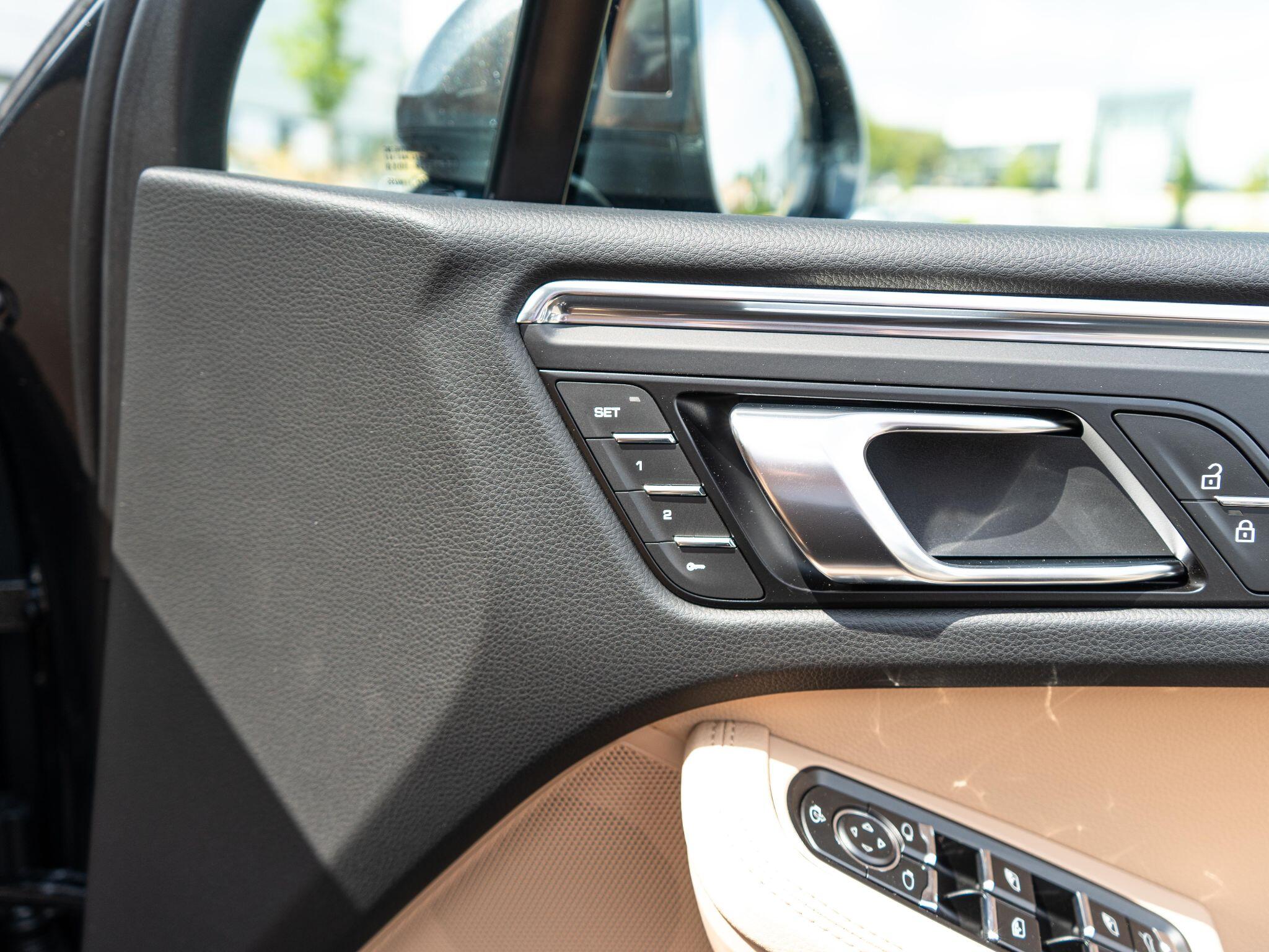 Porsche Macan view 36