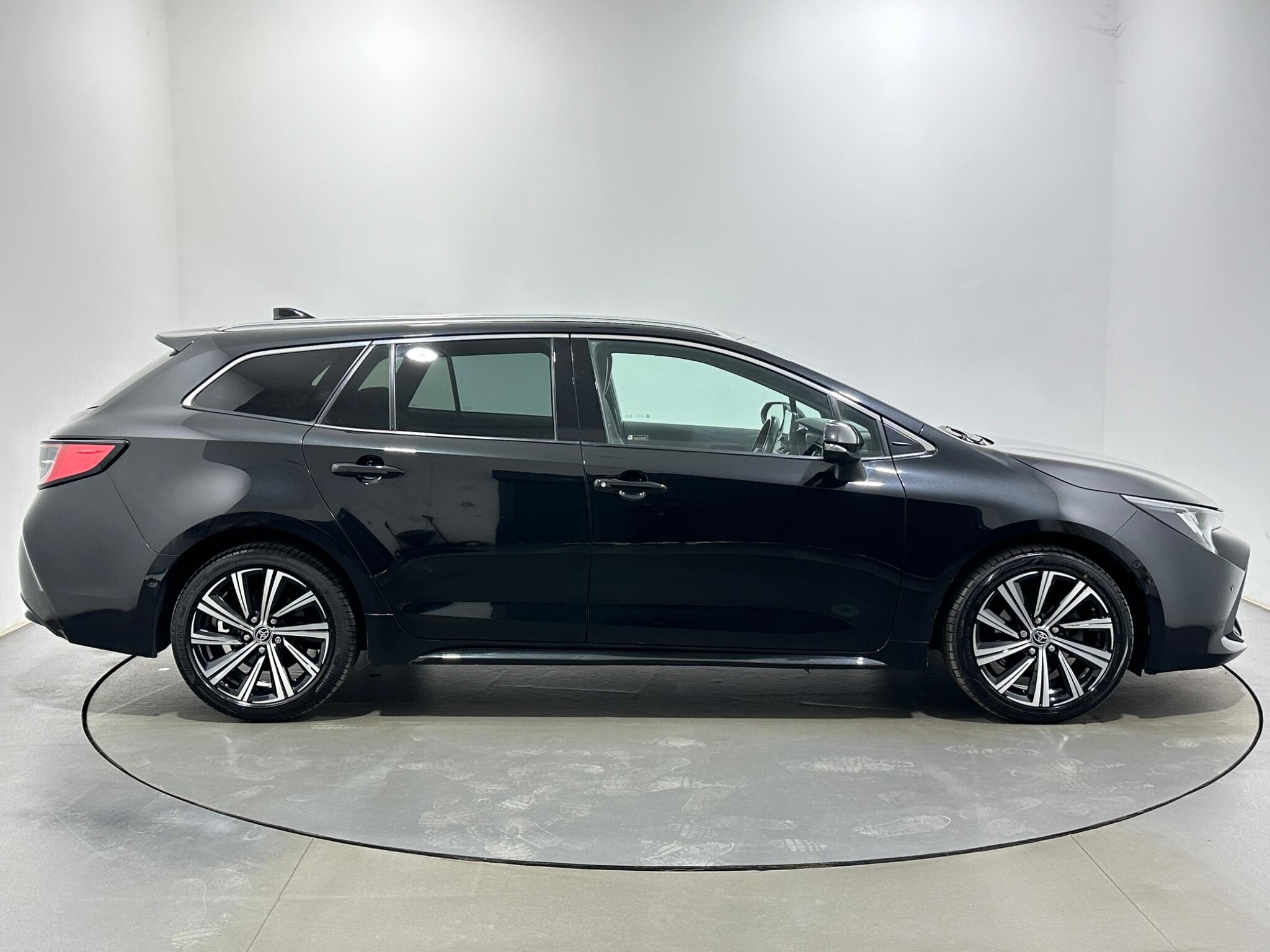 Toyota Corolla view 9