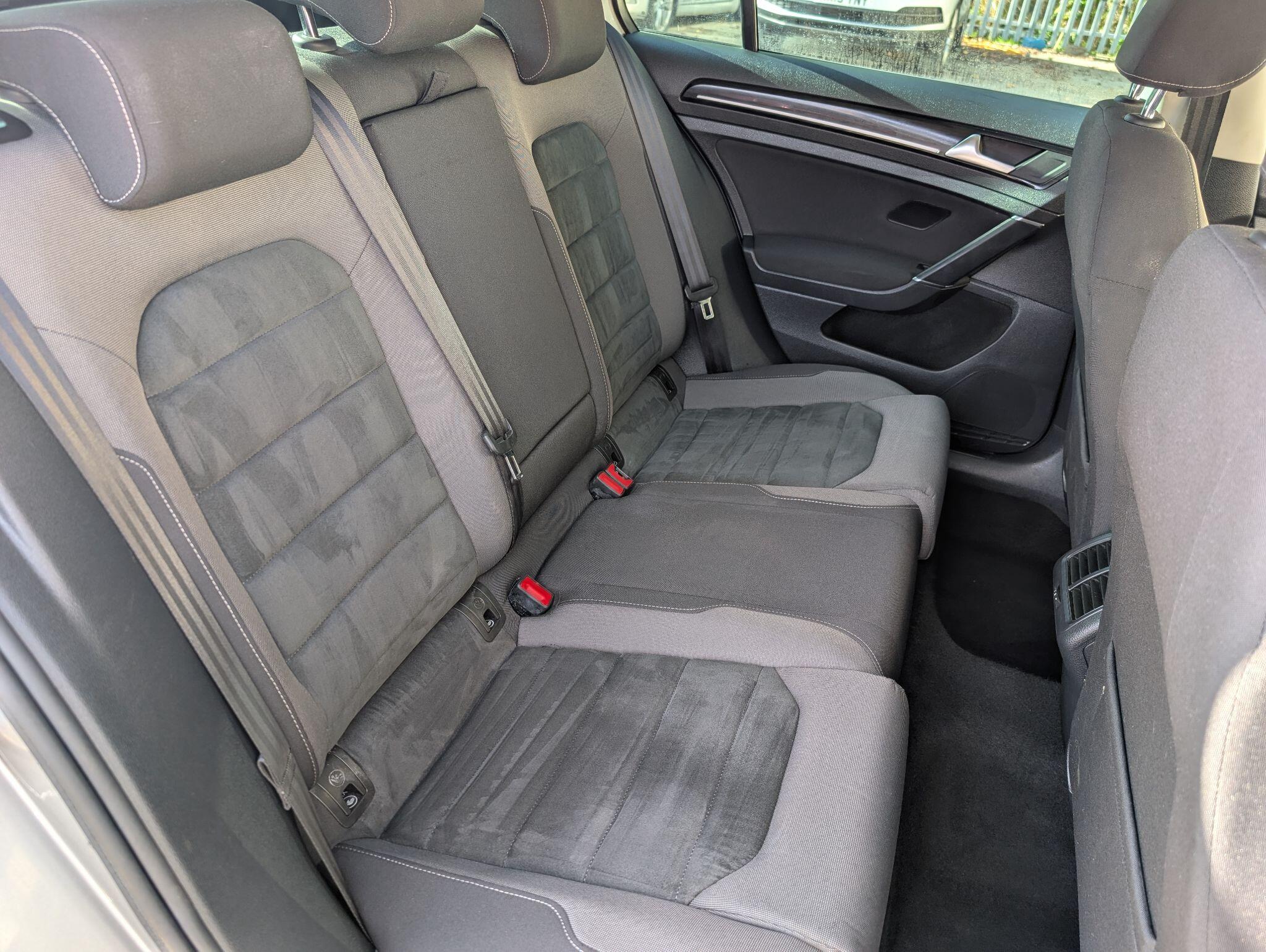 Volkswagen Golf view 21