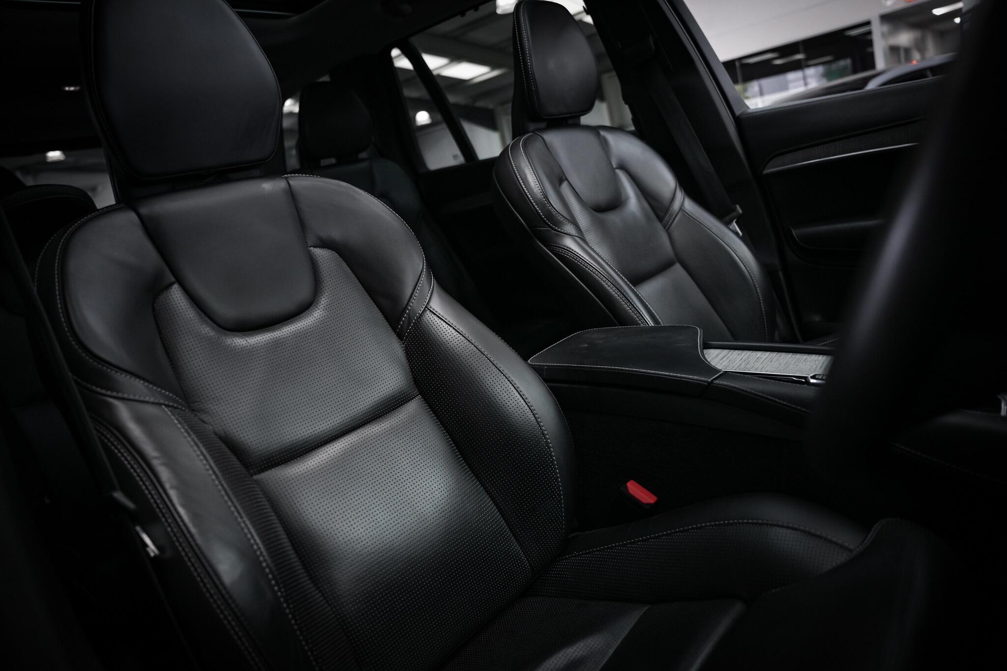 Volvo XC90 view 18