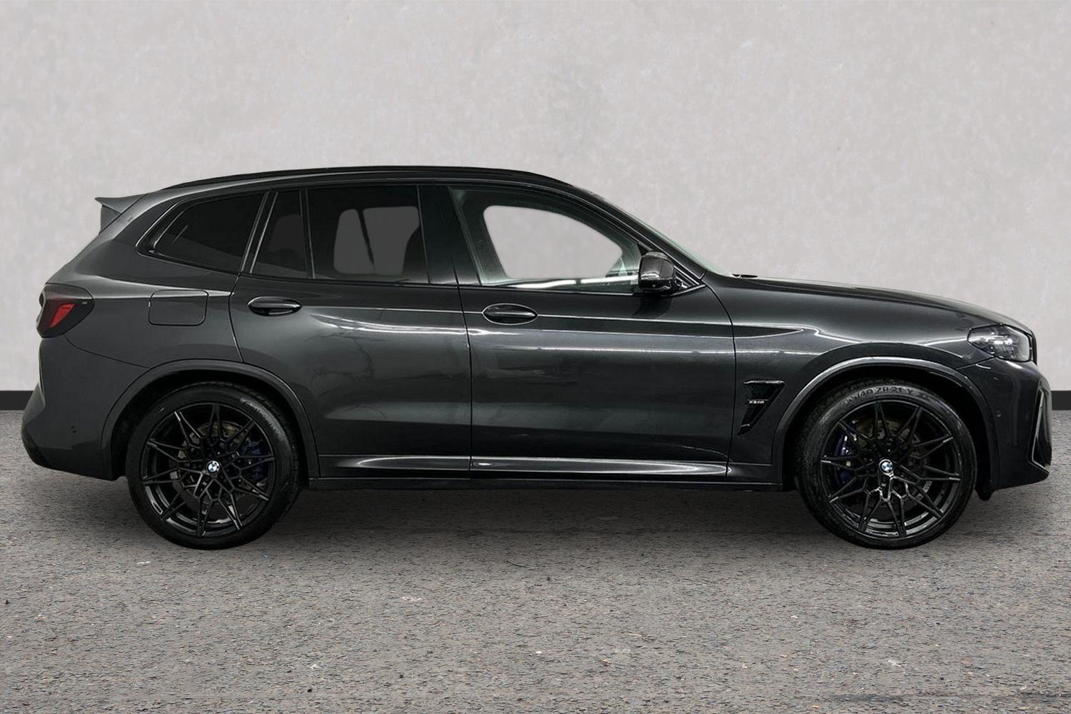 BMW X3 M view 3
