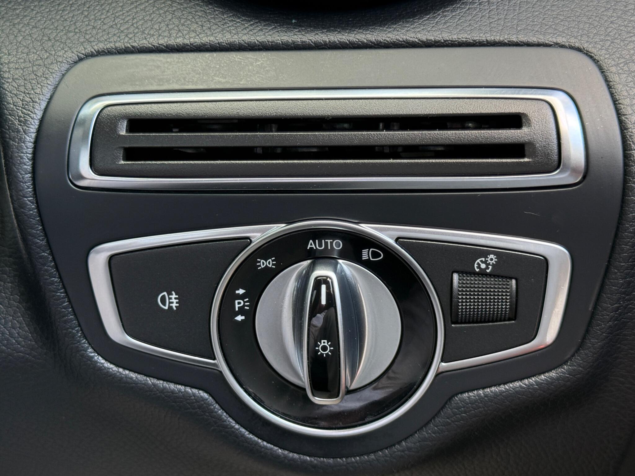 Mercedes-Benz C Class - Image 65