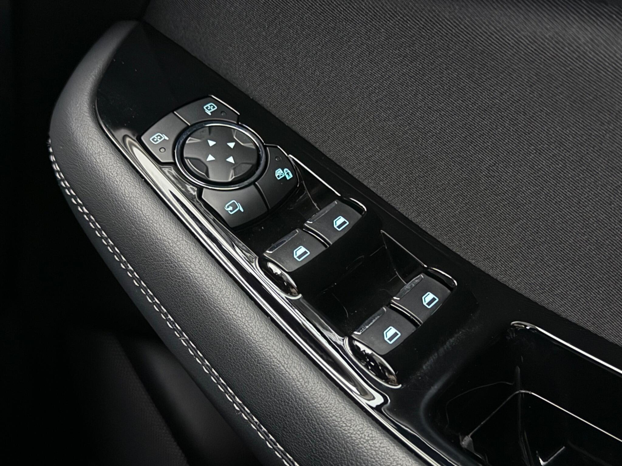Ford Galaxy view 22