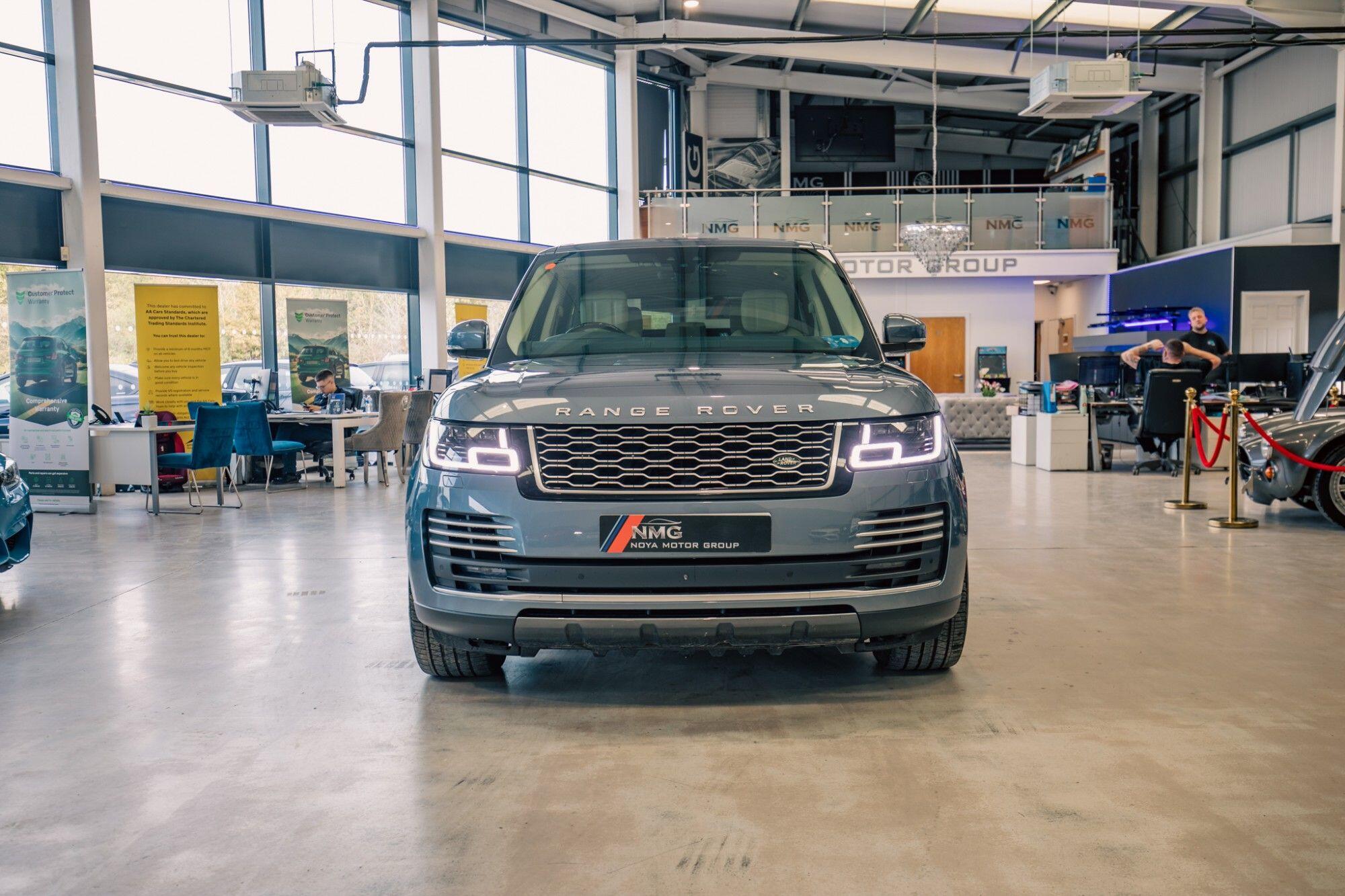 Land Rover Range Rover view 34