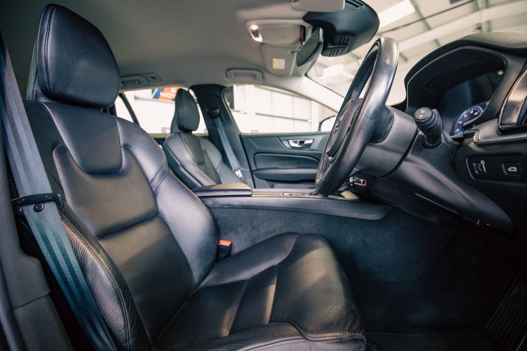 Volvo V60 view 3