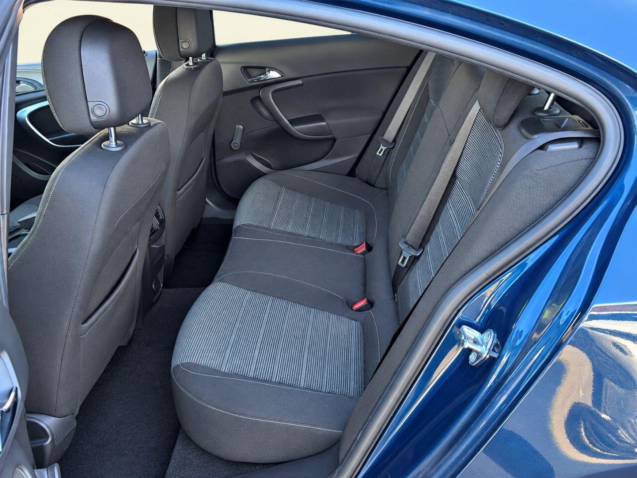 Vauxhall Insignia view 8