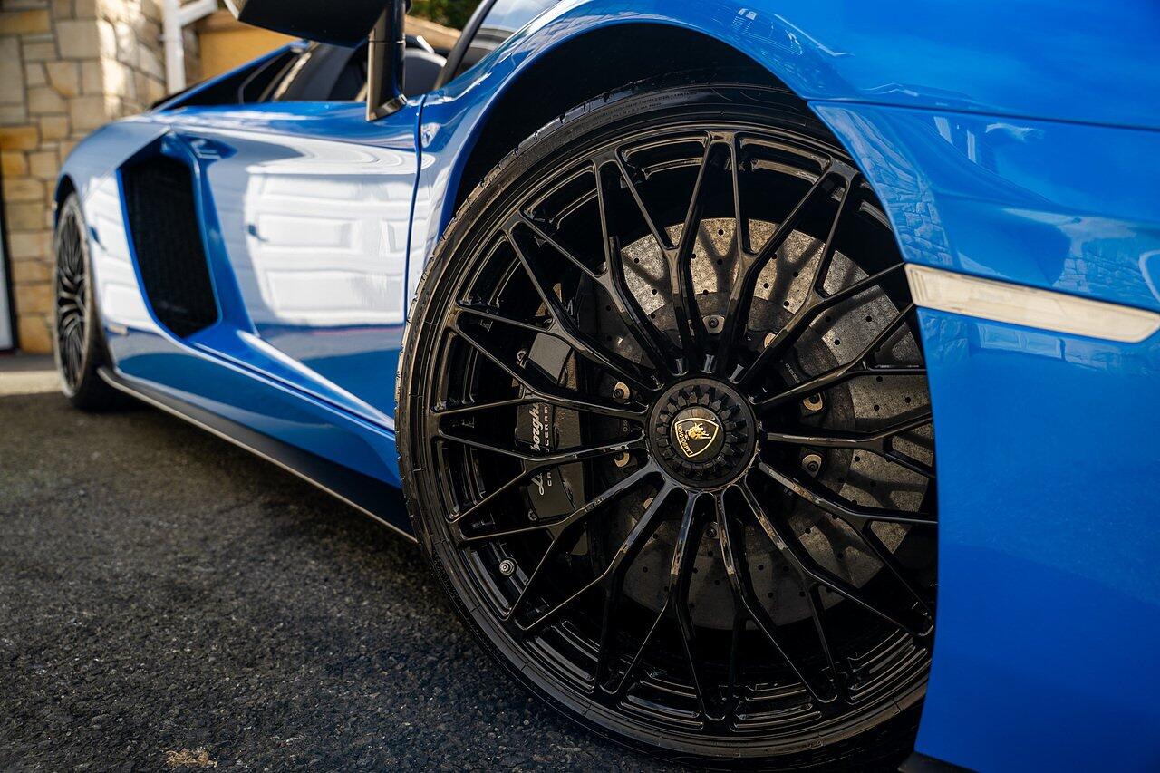 Lamborghini Aventador view 32