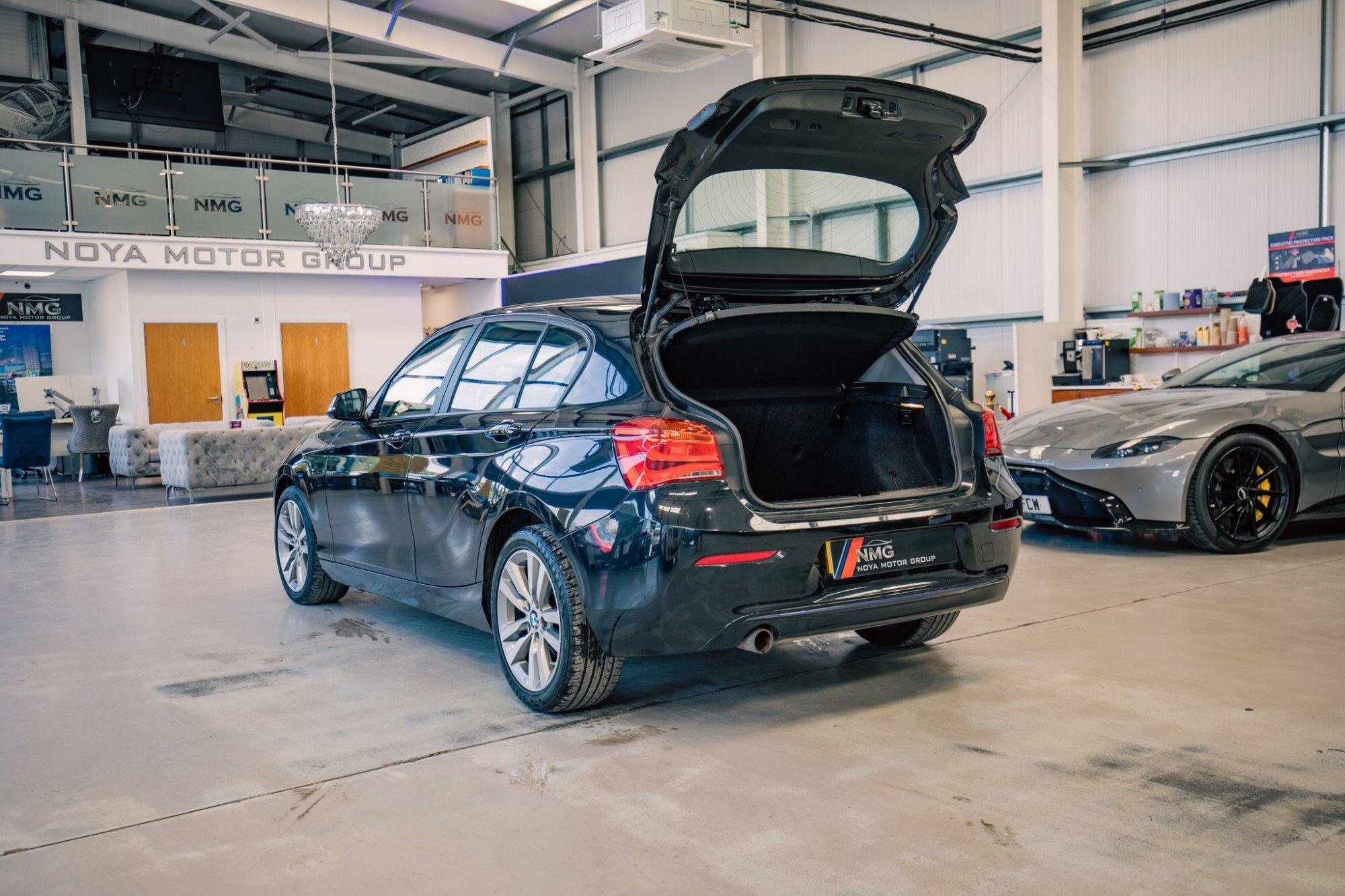 BMW 1 Series view 32
