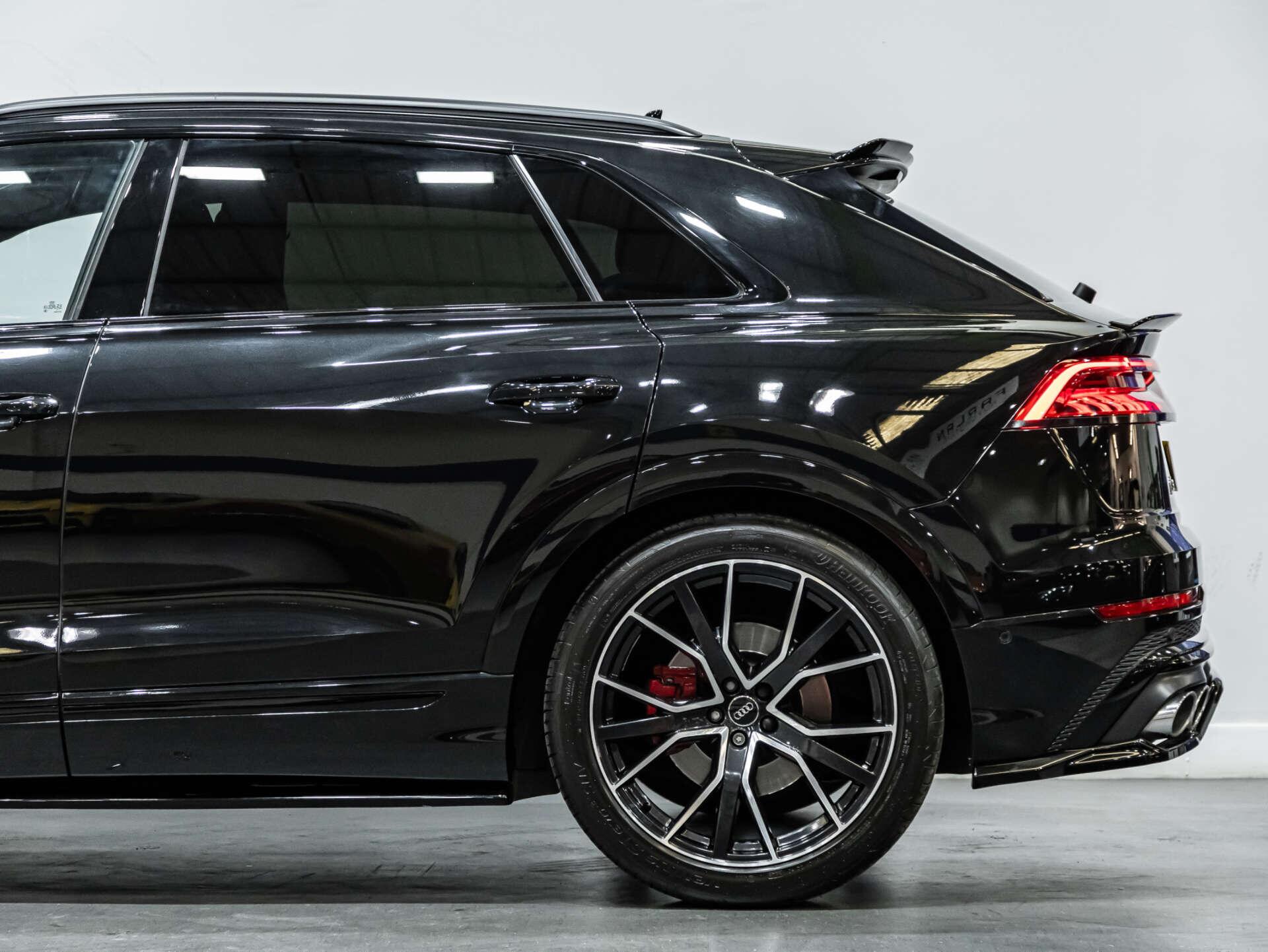 Audi SQ8 view 27