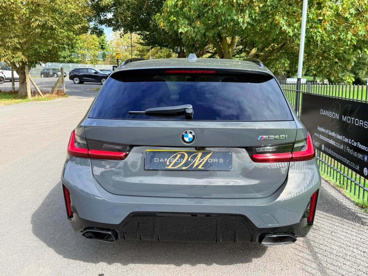 BMW 3 Series view 8