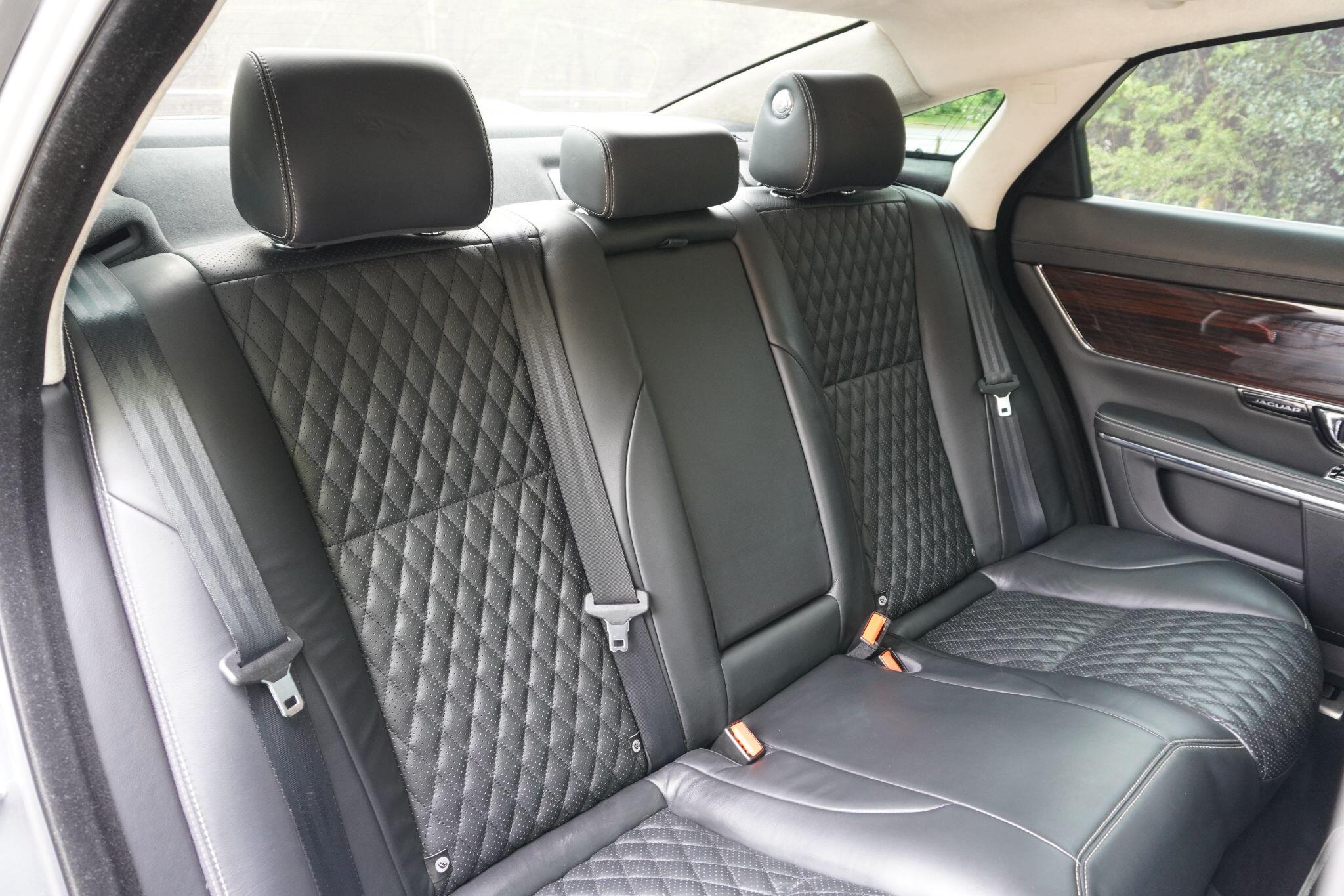 Jaguar XJ view 49