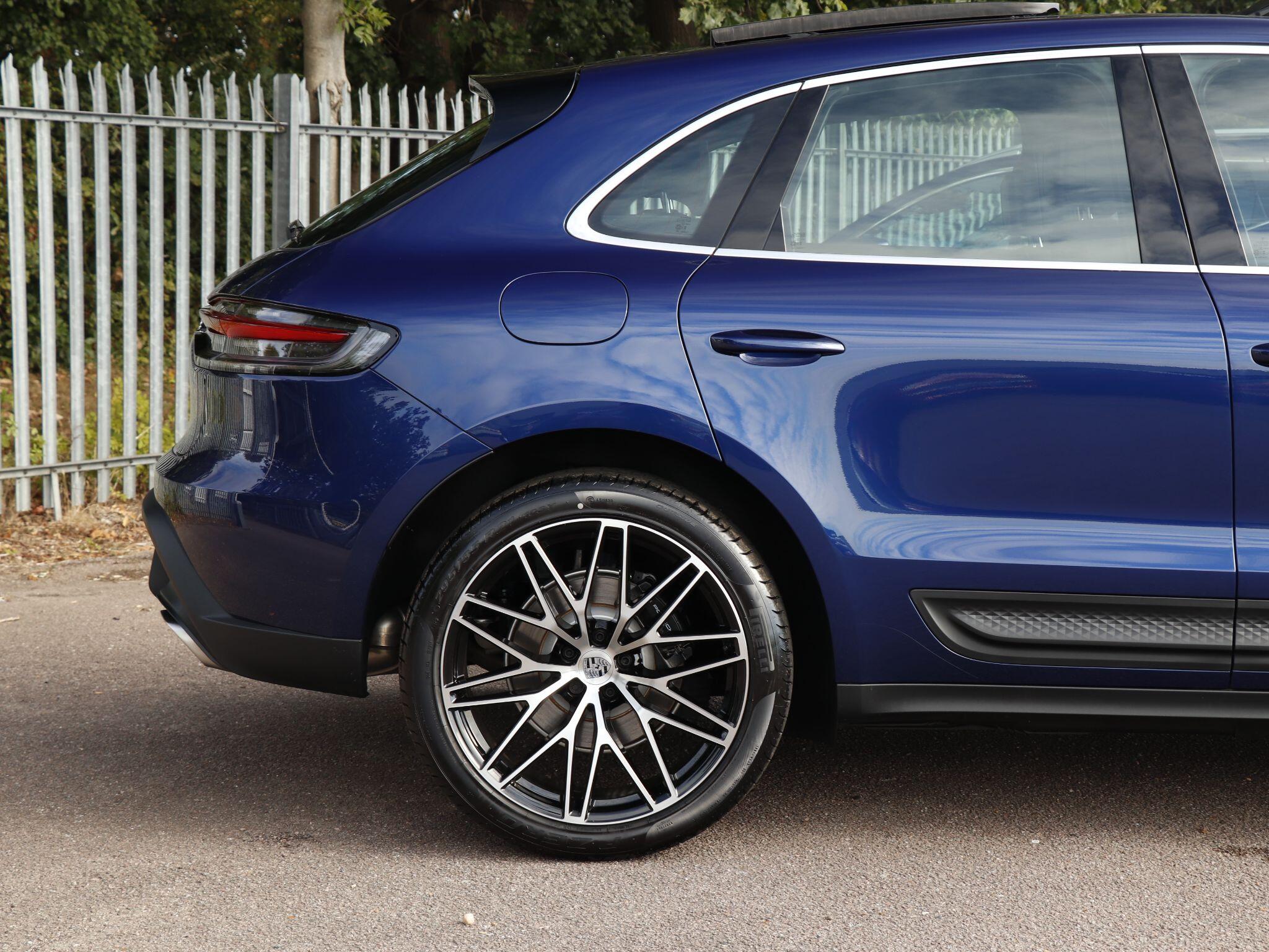 Porsche Macan view 33