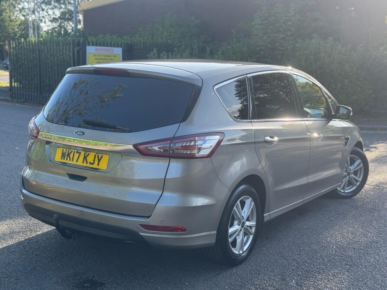Ford S-Max view 7