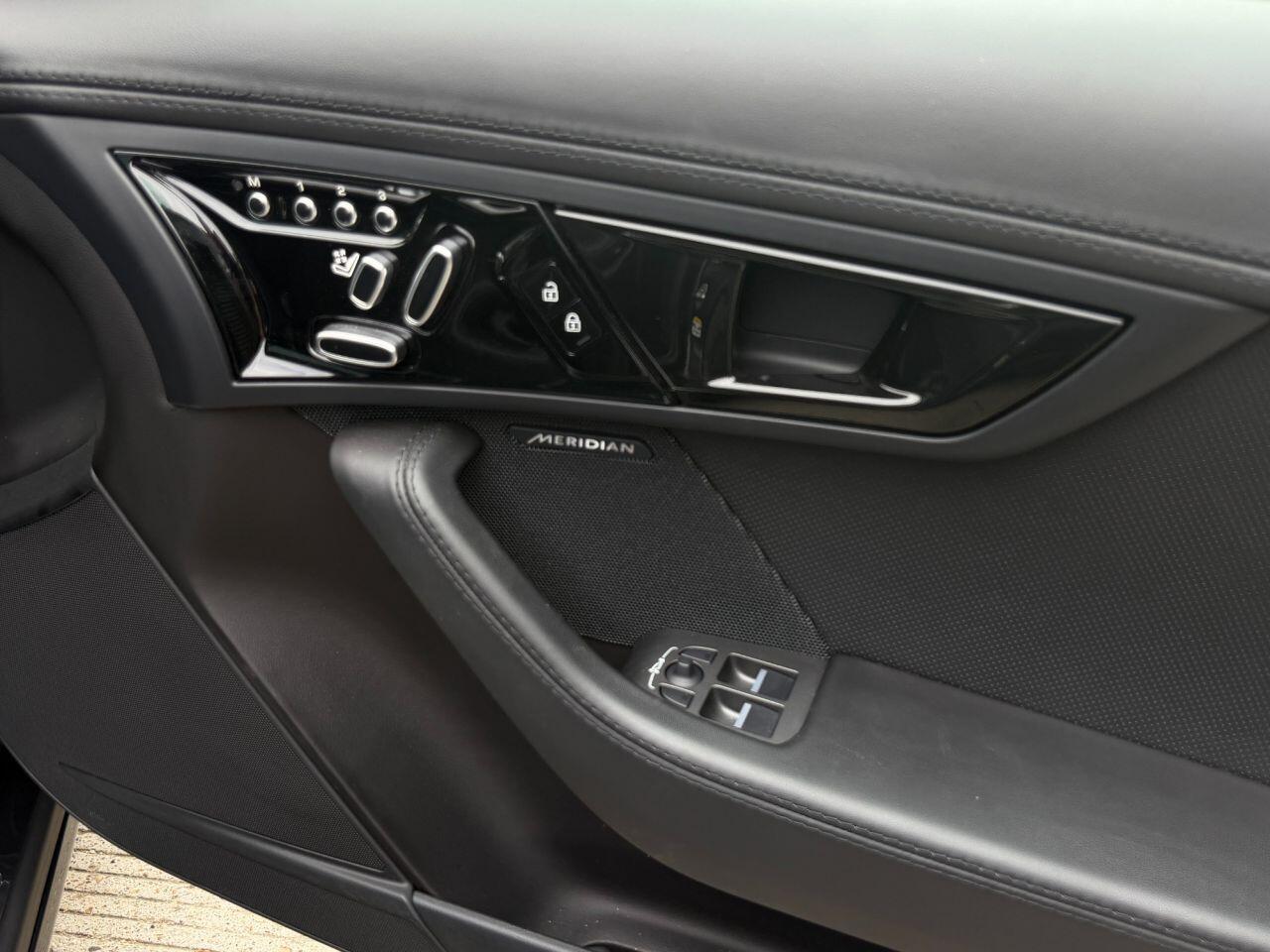 Jaguar F-Type view 42