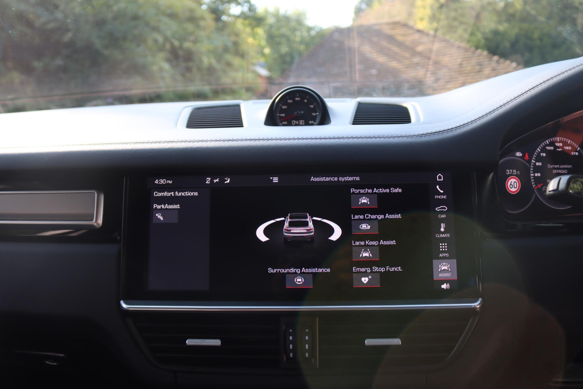 Porsche Cayenne view 48