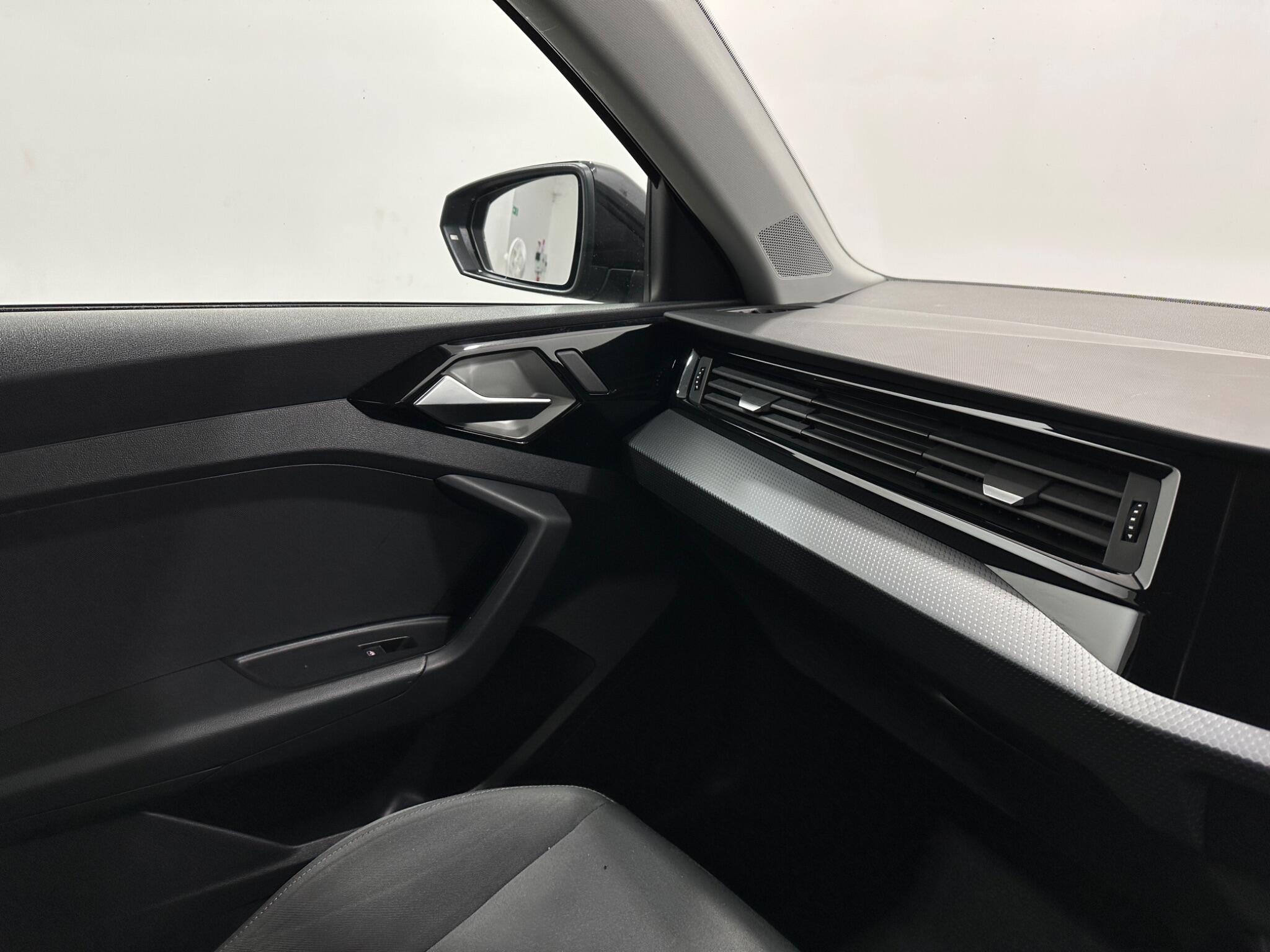 Audi A1 view 25