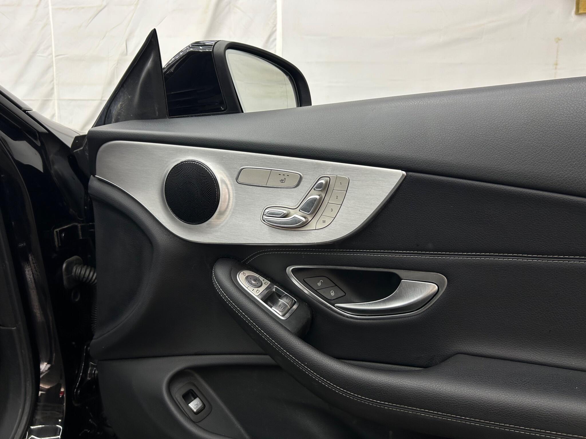 Mercedes-Benz C-Class view 51