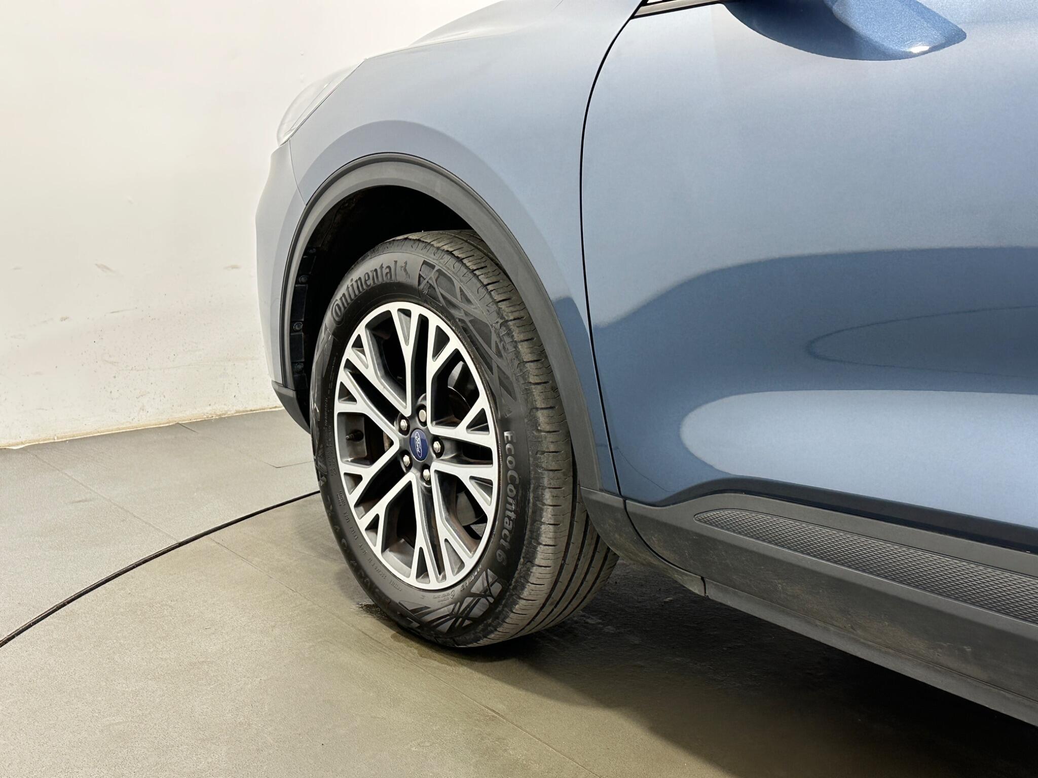 Ford Kuga view 50