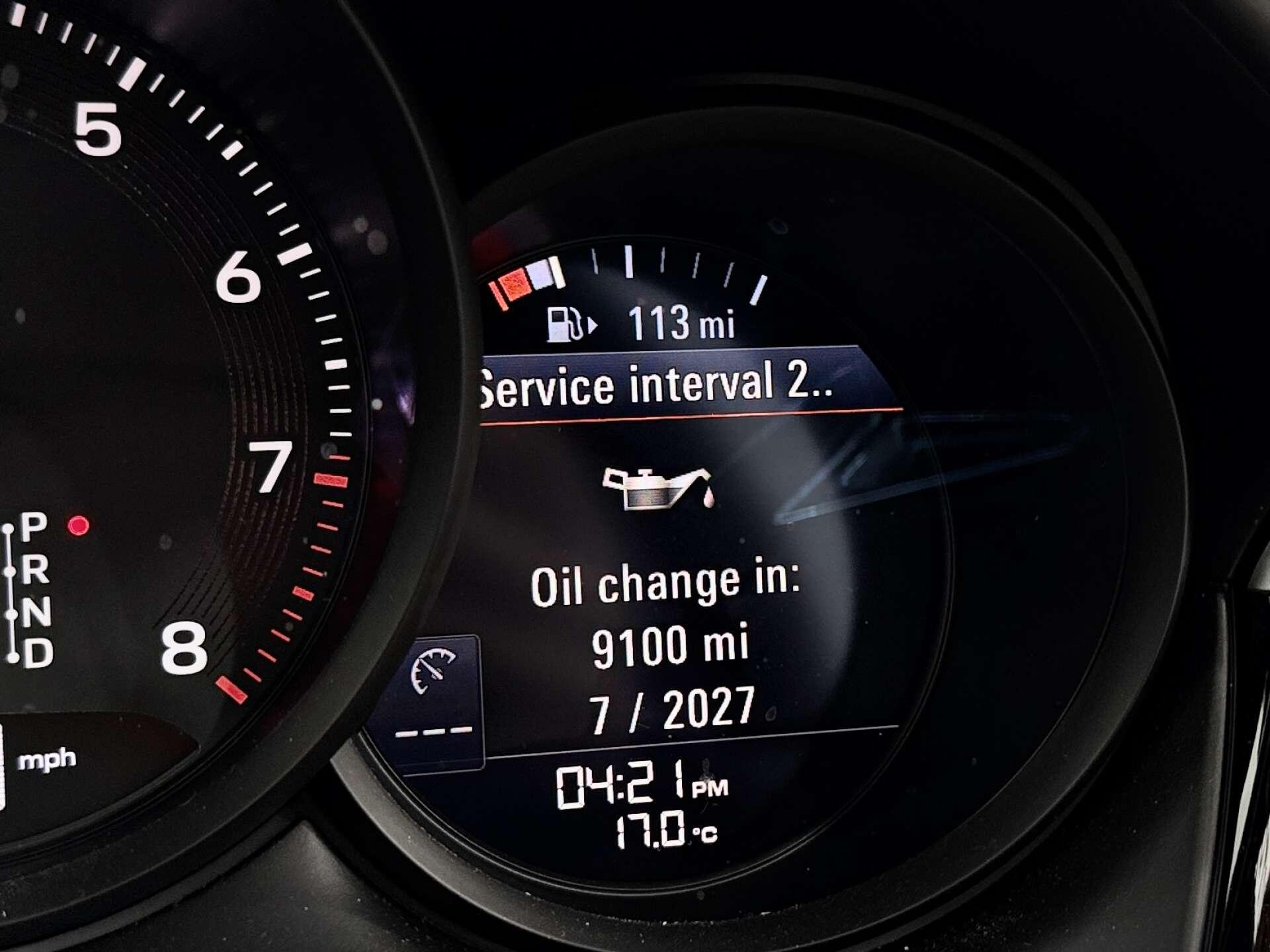 Porsche Macan view 24