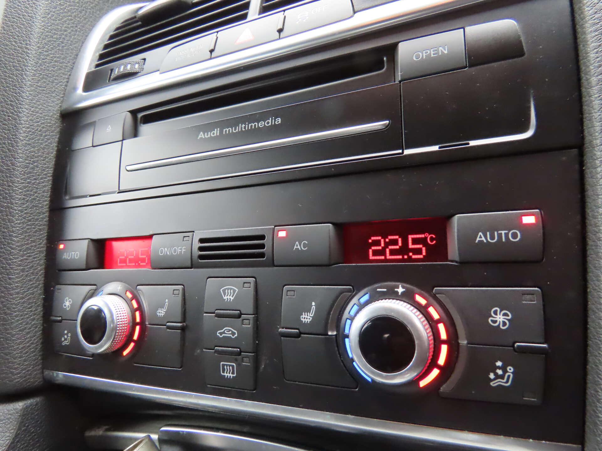 Audi Q7 view 14