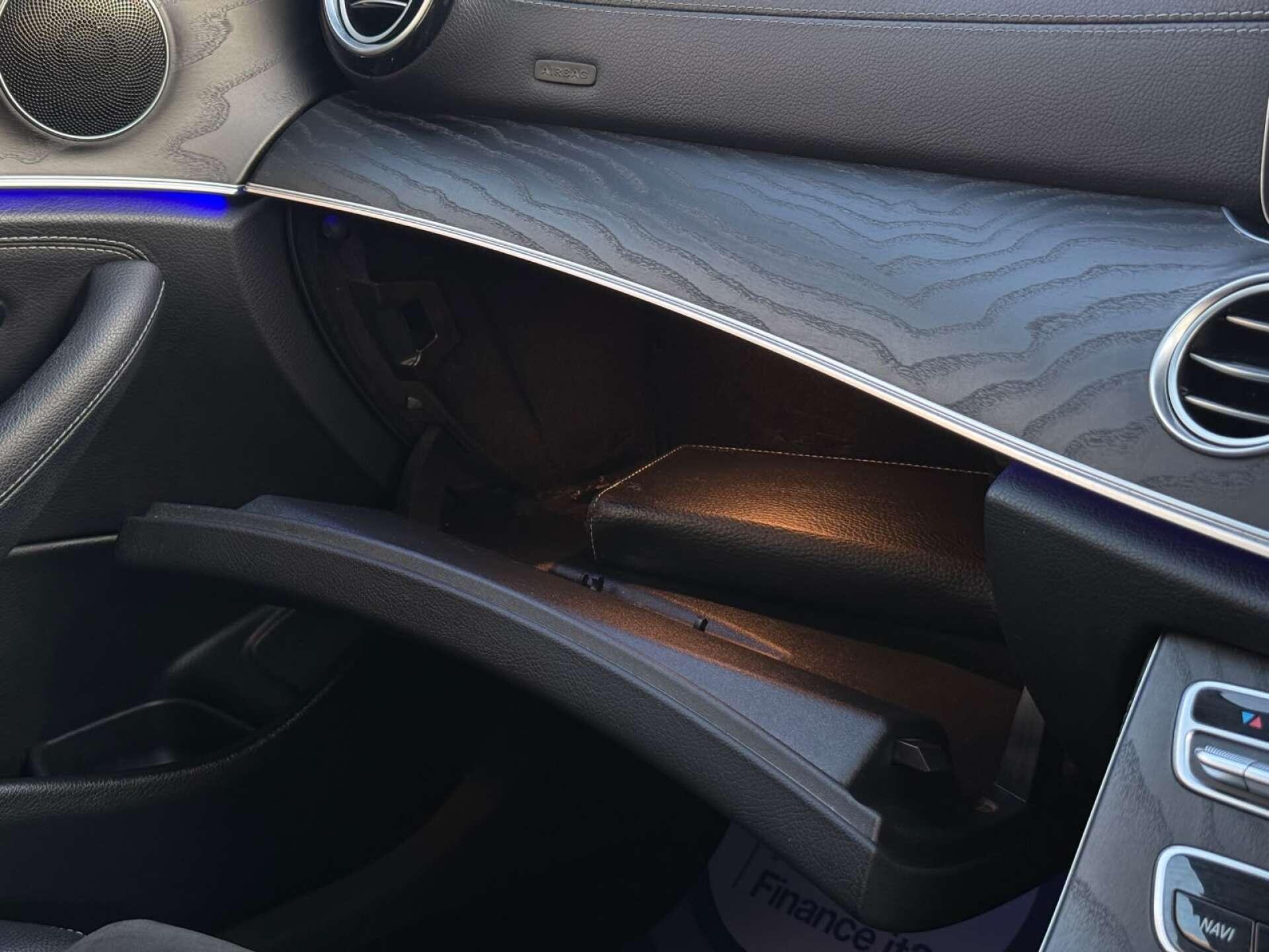 Mercedes-Benz E Class view 71