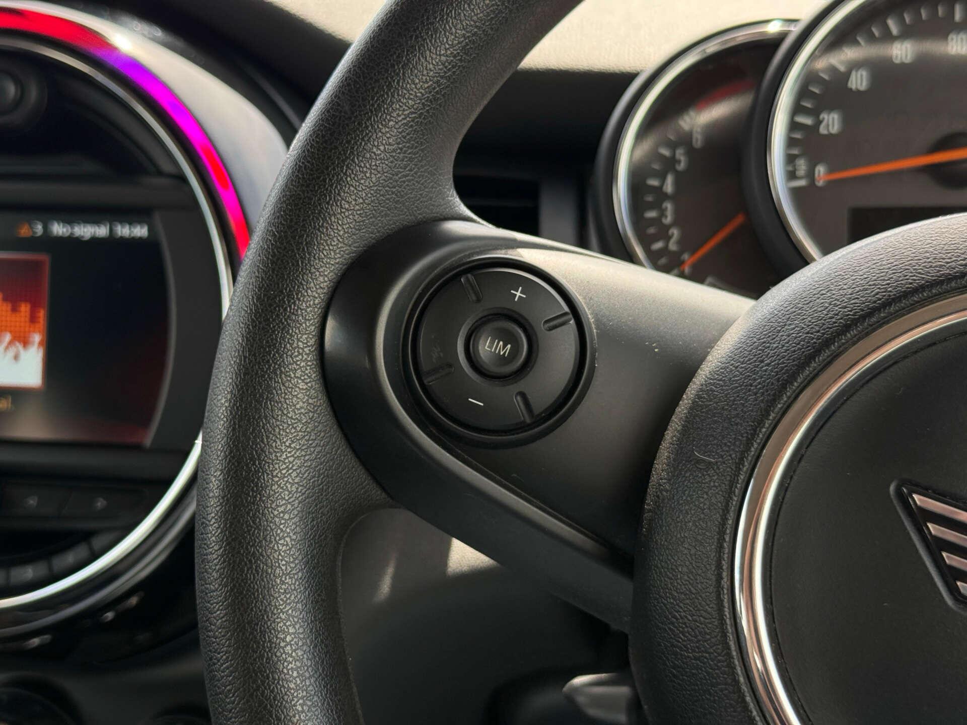 Mini Cooper view 39