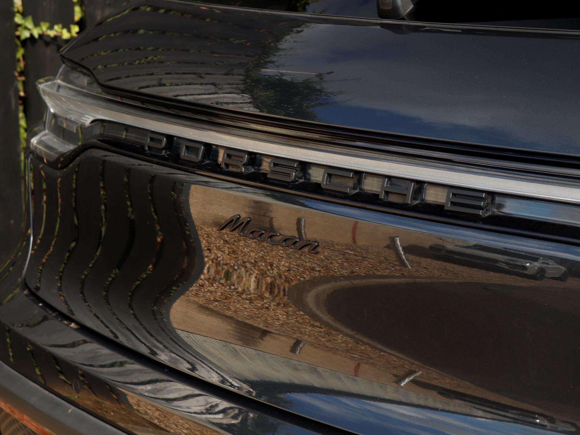 Porsche Macan view 29
