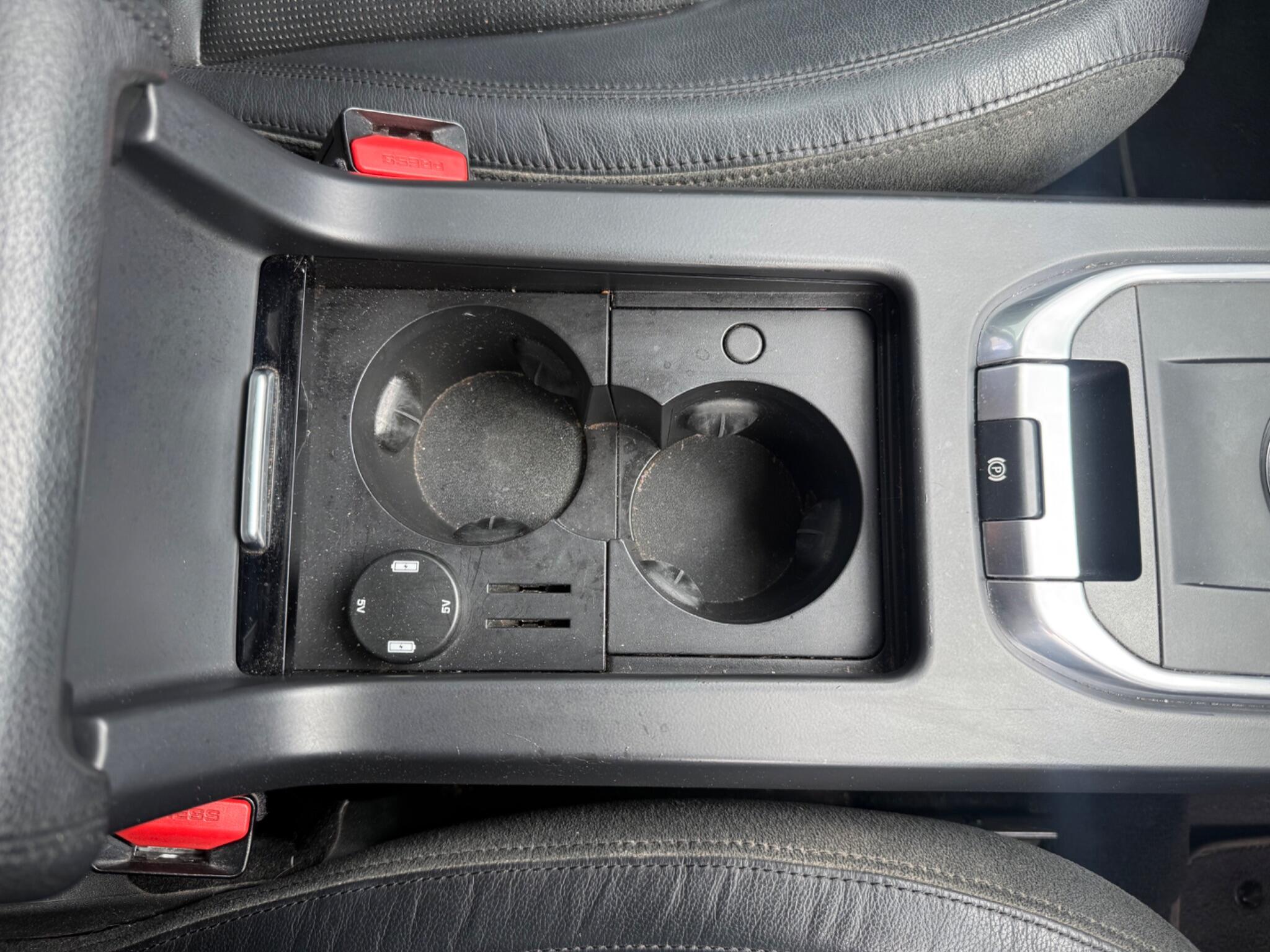 Land Rover Discovery Sport view 17
