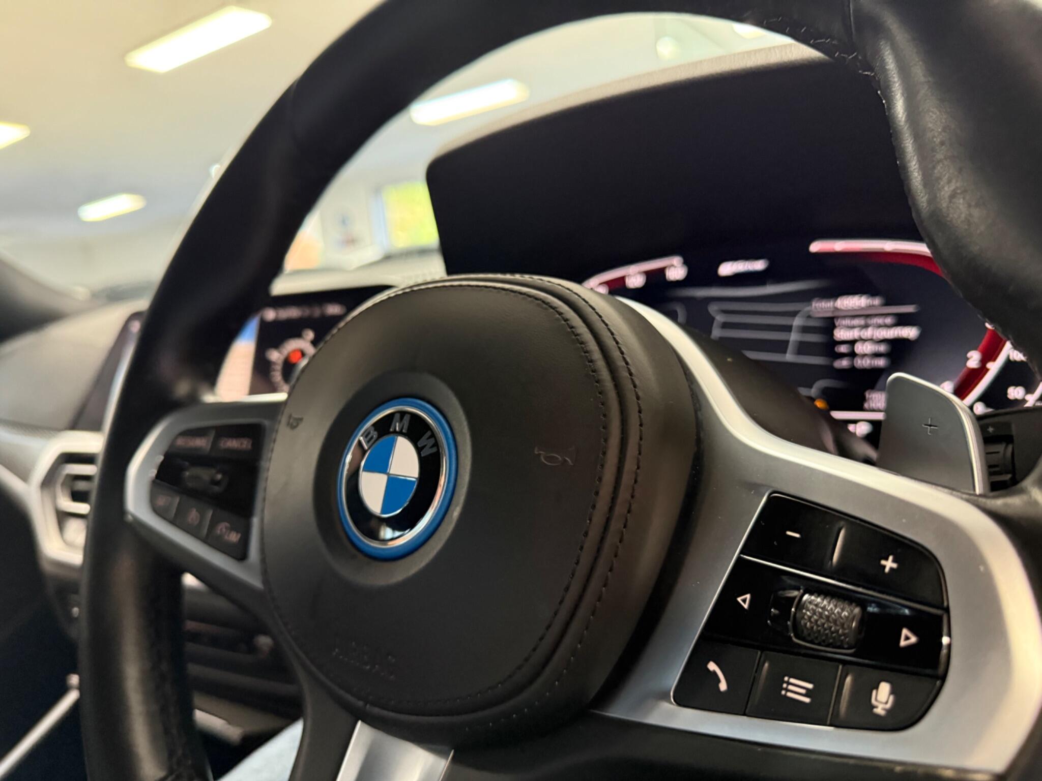 BMW 3 Series view 16