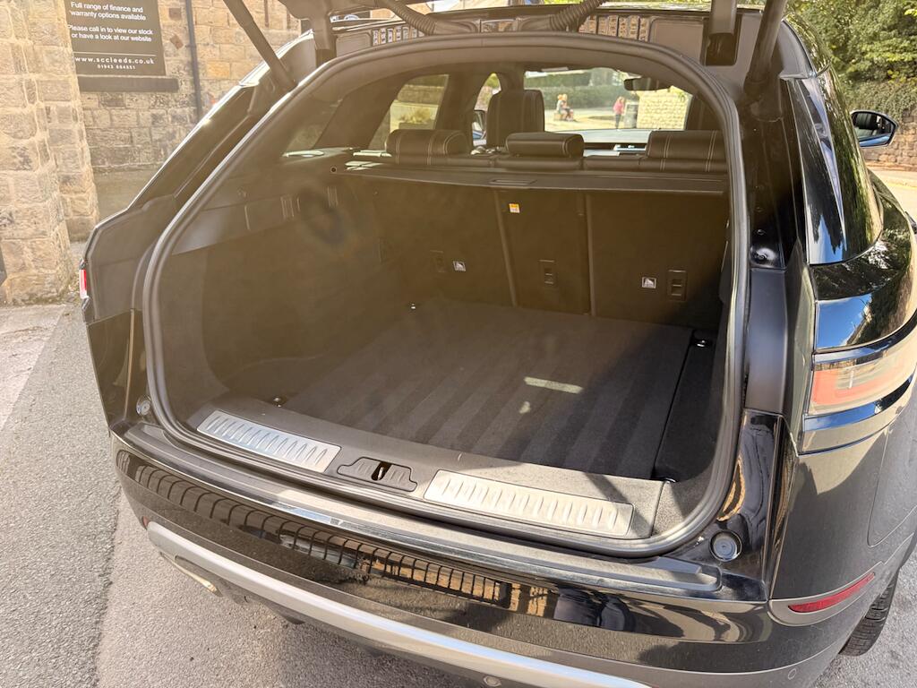 Land Rover Range Rover Velar view 32