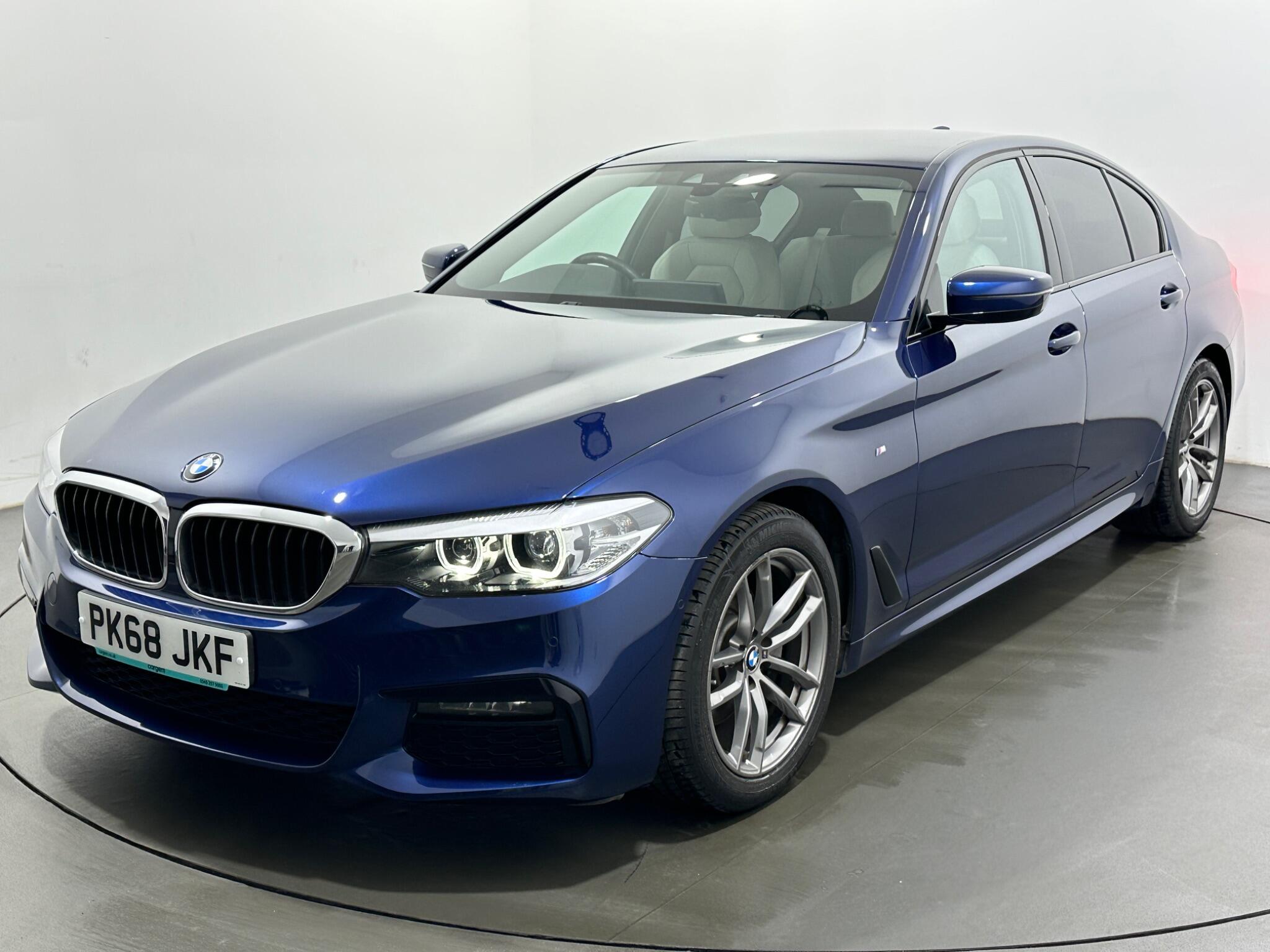 BMW 5 Series view 52