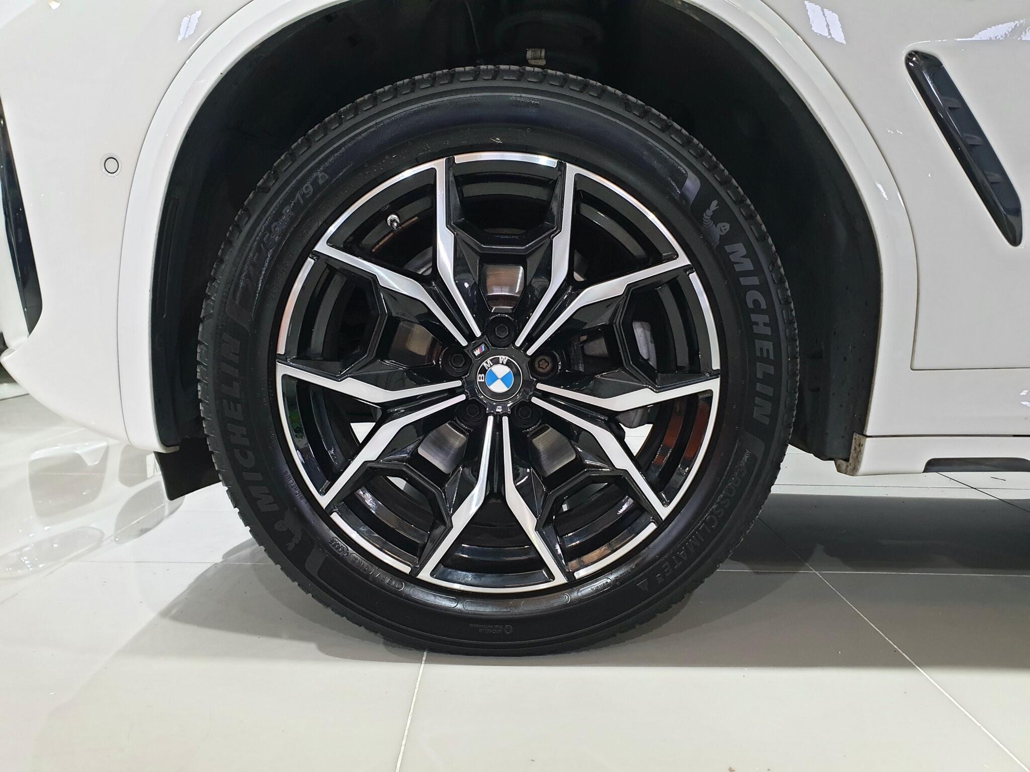 BMW X3 view 45