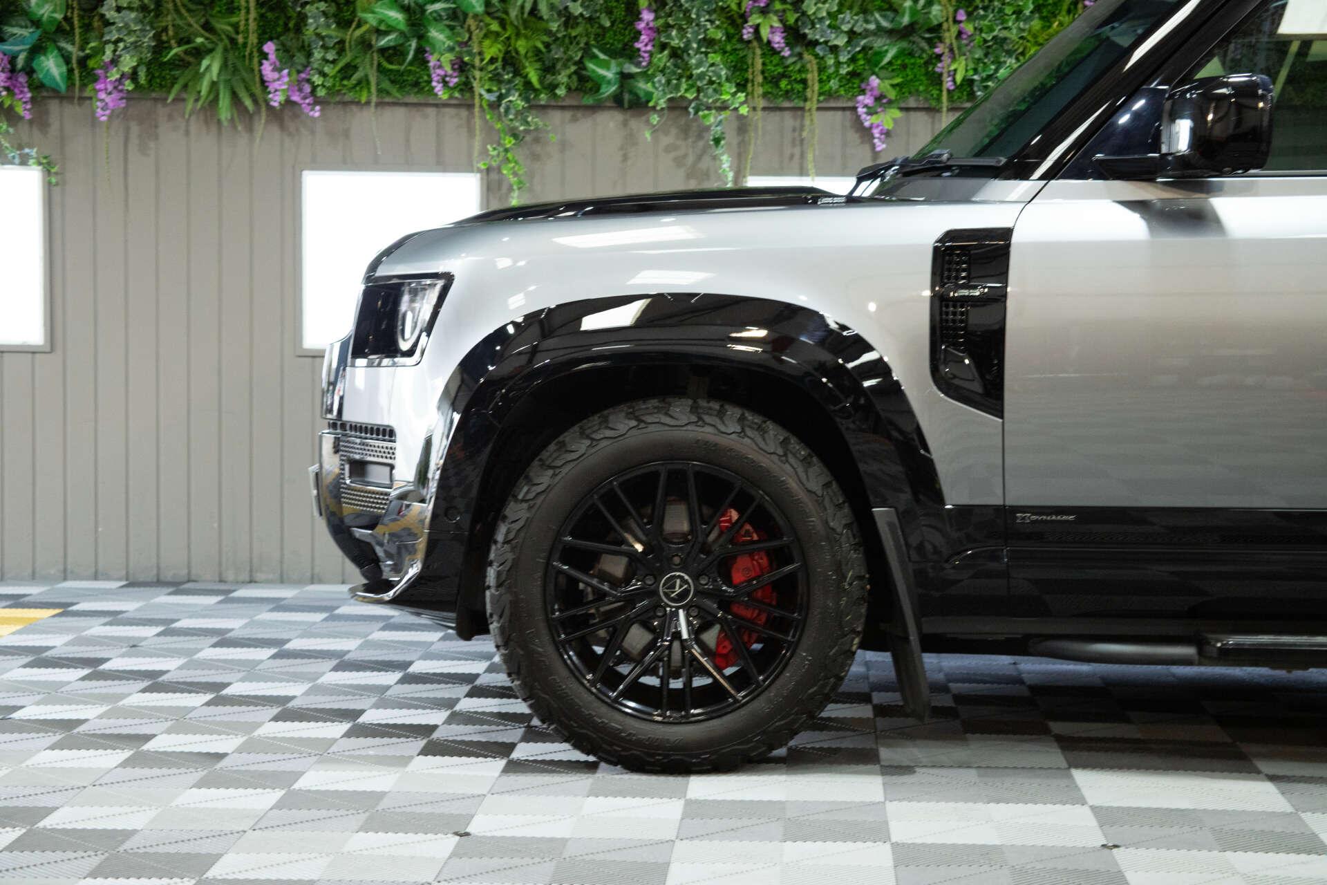Land Rover Defender view 9