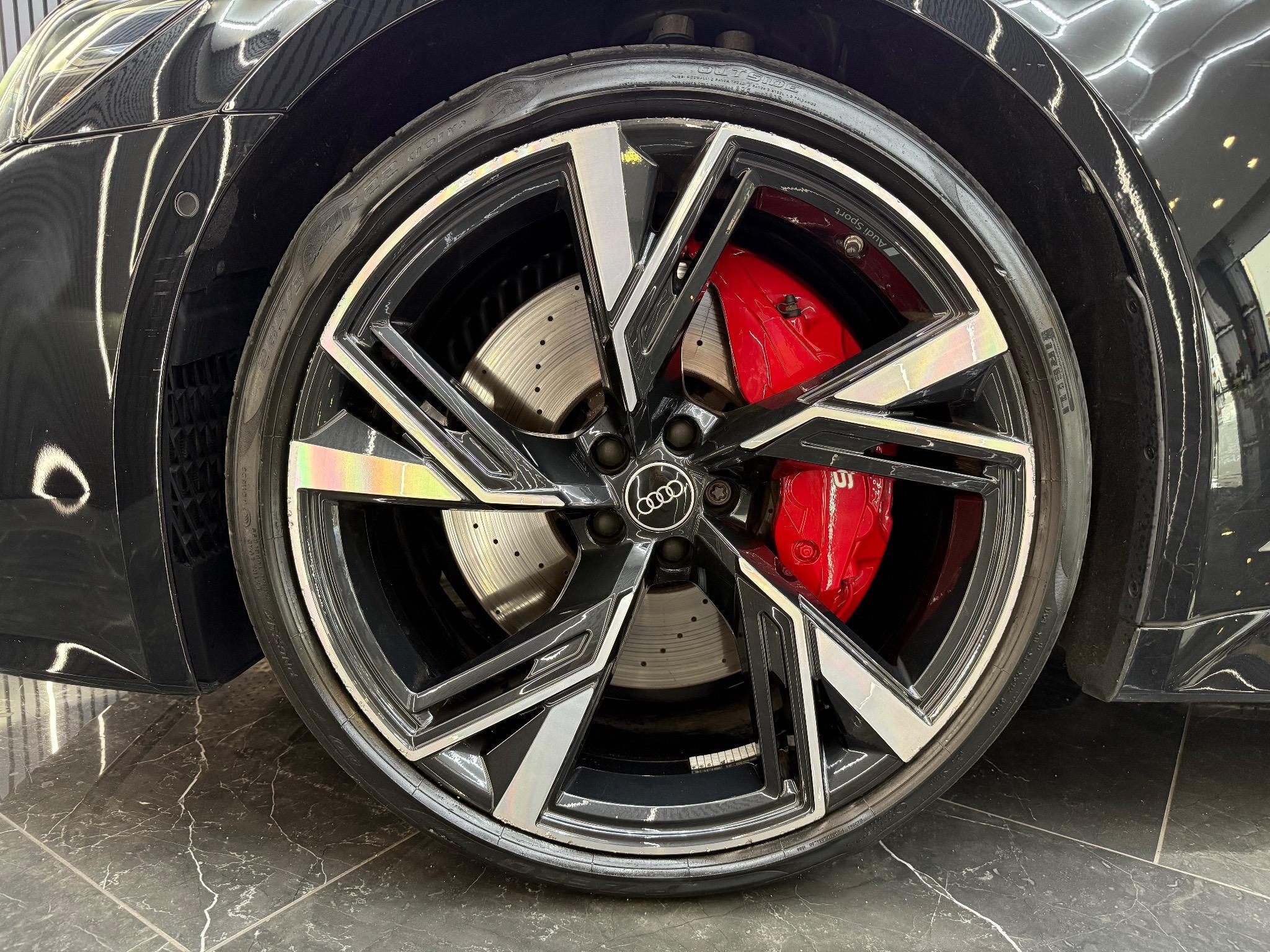 Audi RS6 Avant view 47