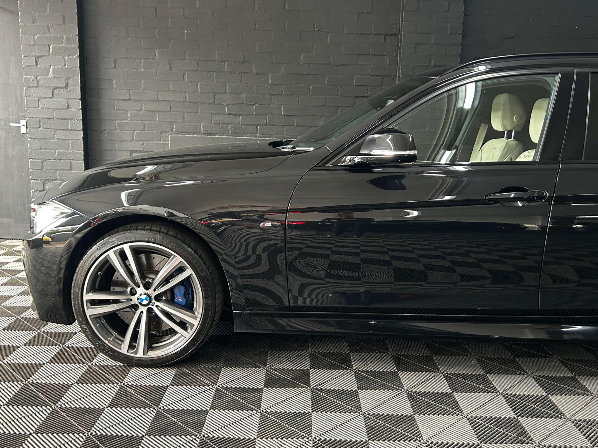 BMW 3 Series view 19