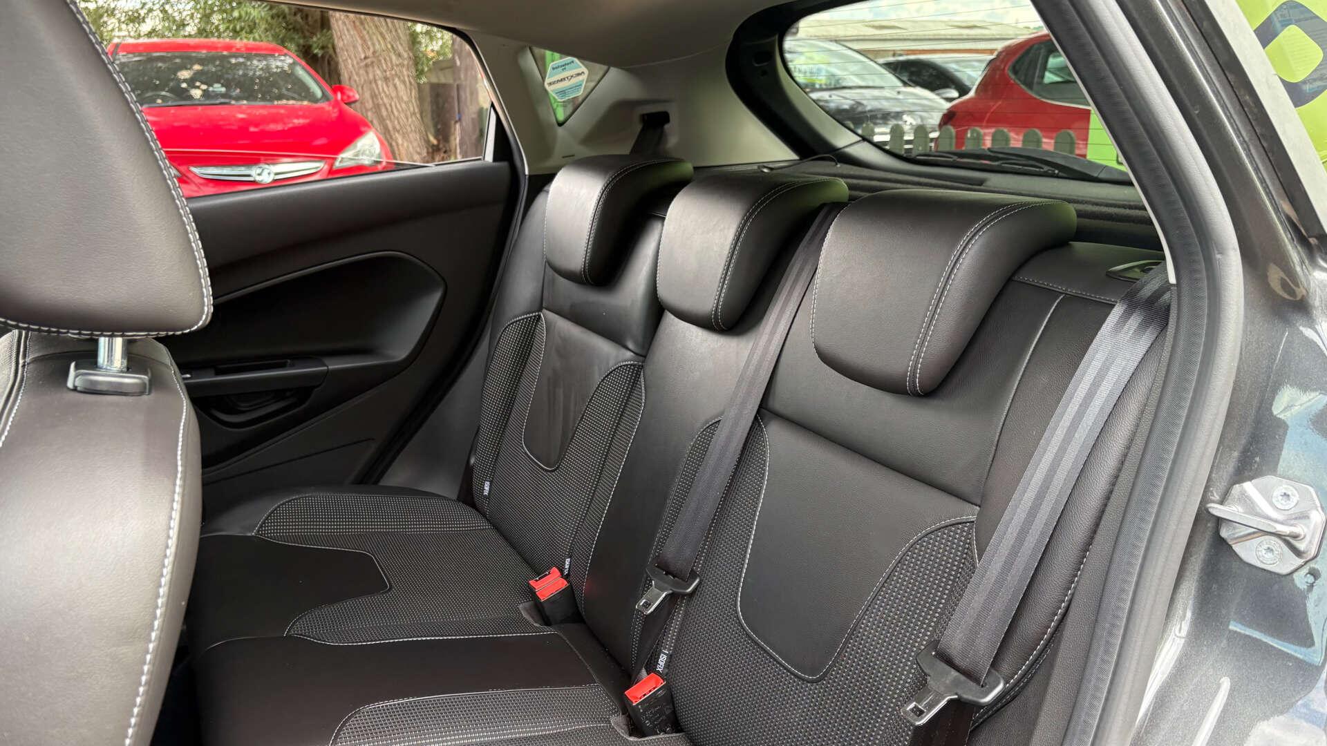 Ford Fiesta view 11