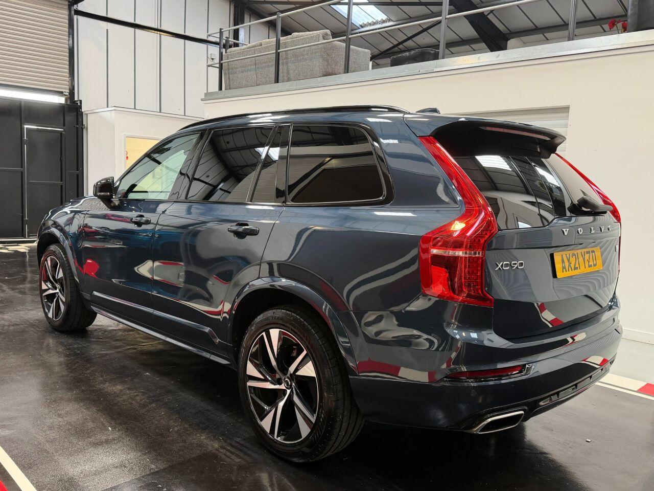 Volvo XC90 view 5