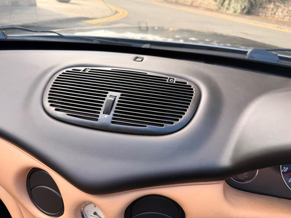 Maserati Coupe view 50