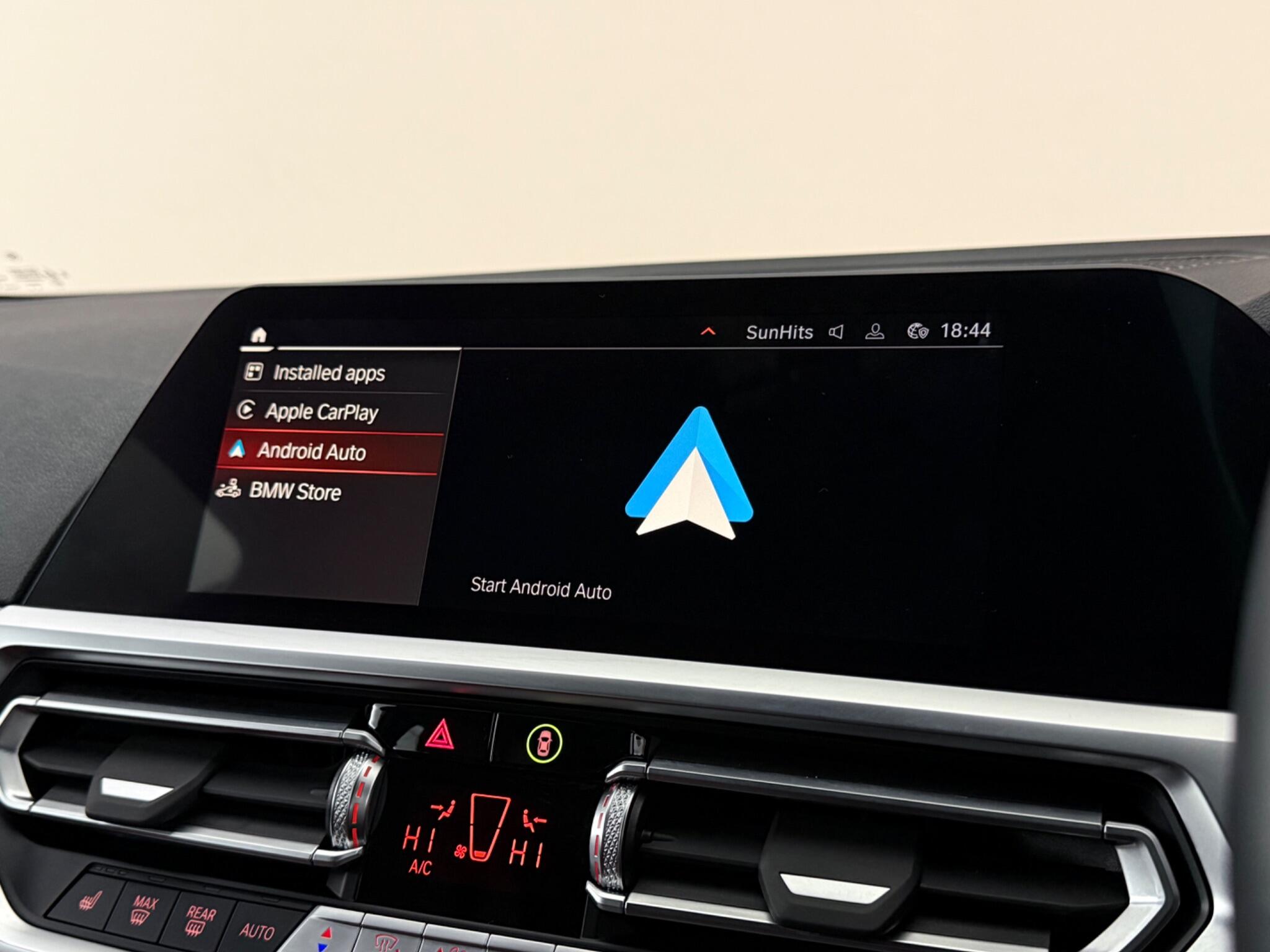 BMW 3 Series view 24