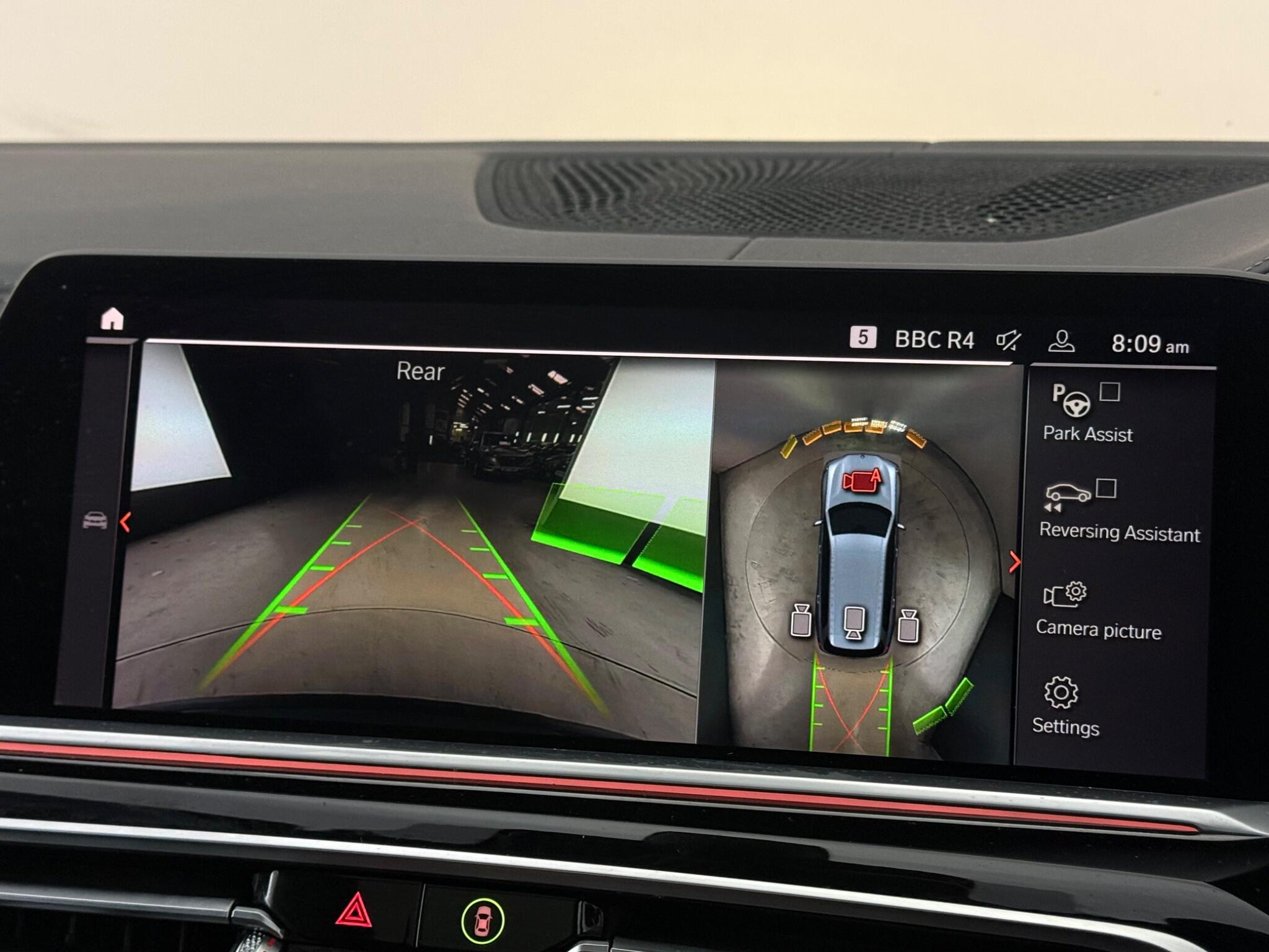 BMW X7 view 36