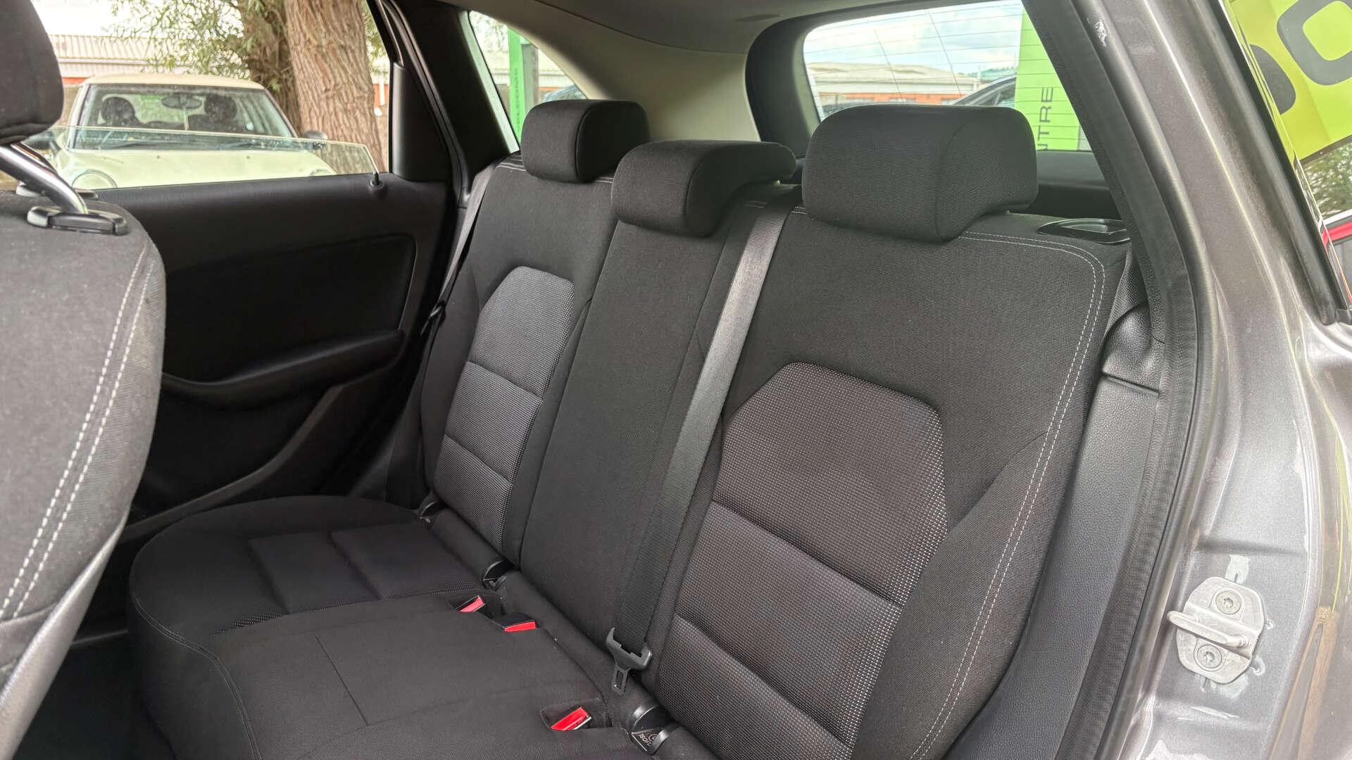 Mercedes-Benz B-Class view 8