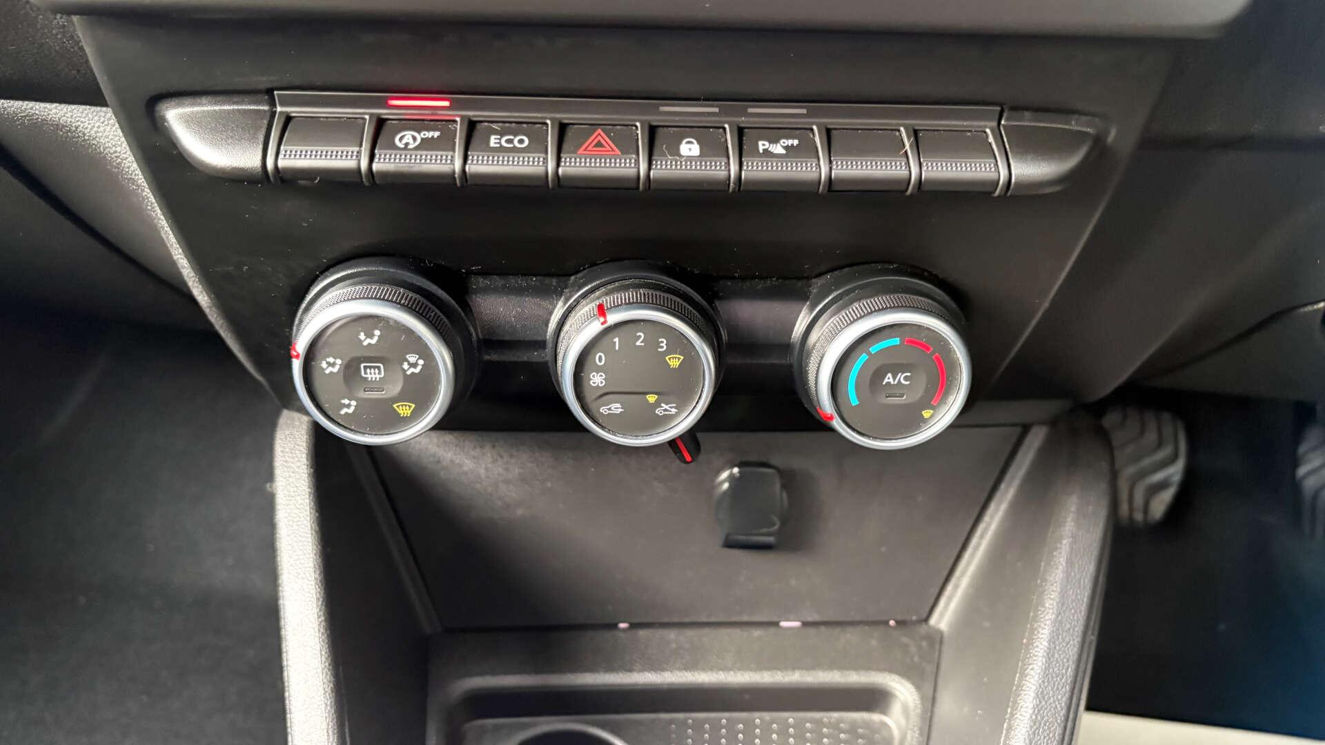 Dacia Duster view 32