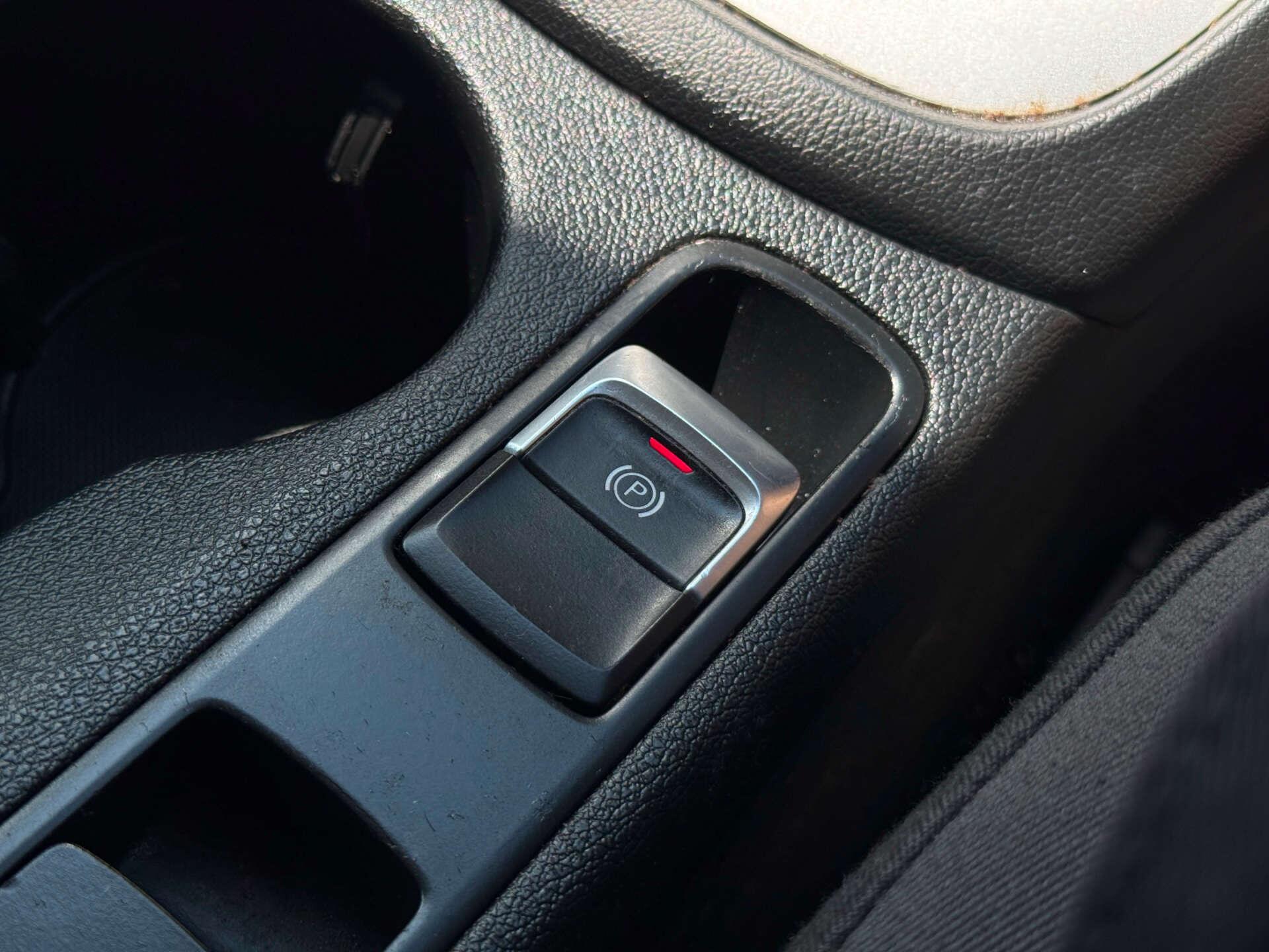 Audi Q3 view 66