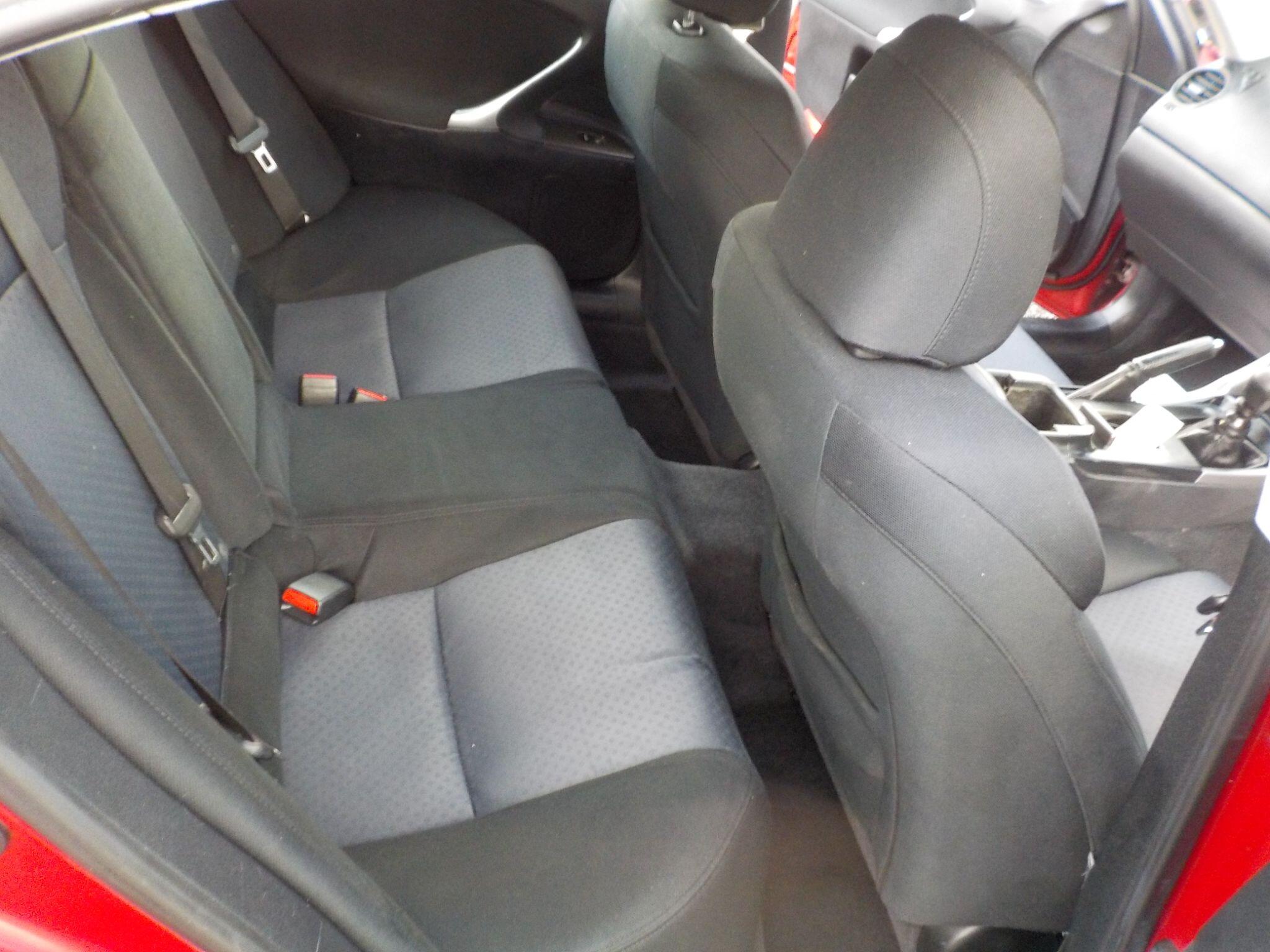 Lexus IS 2.2 220TD 4dr