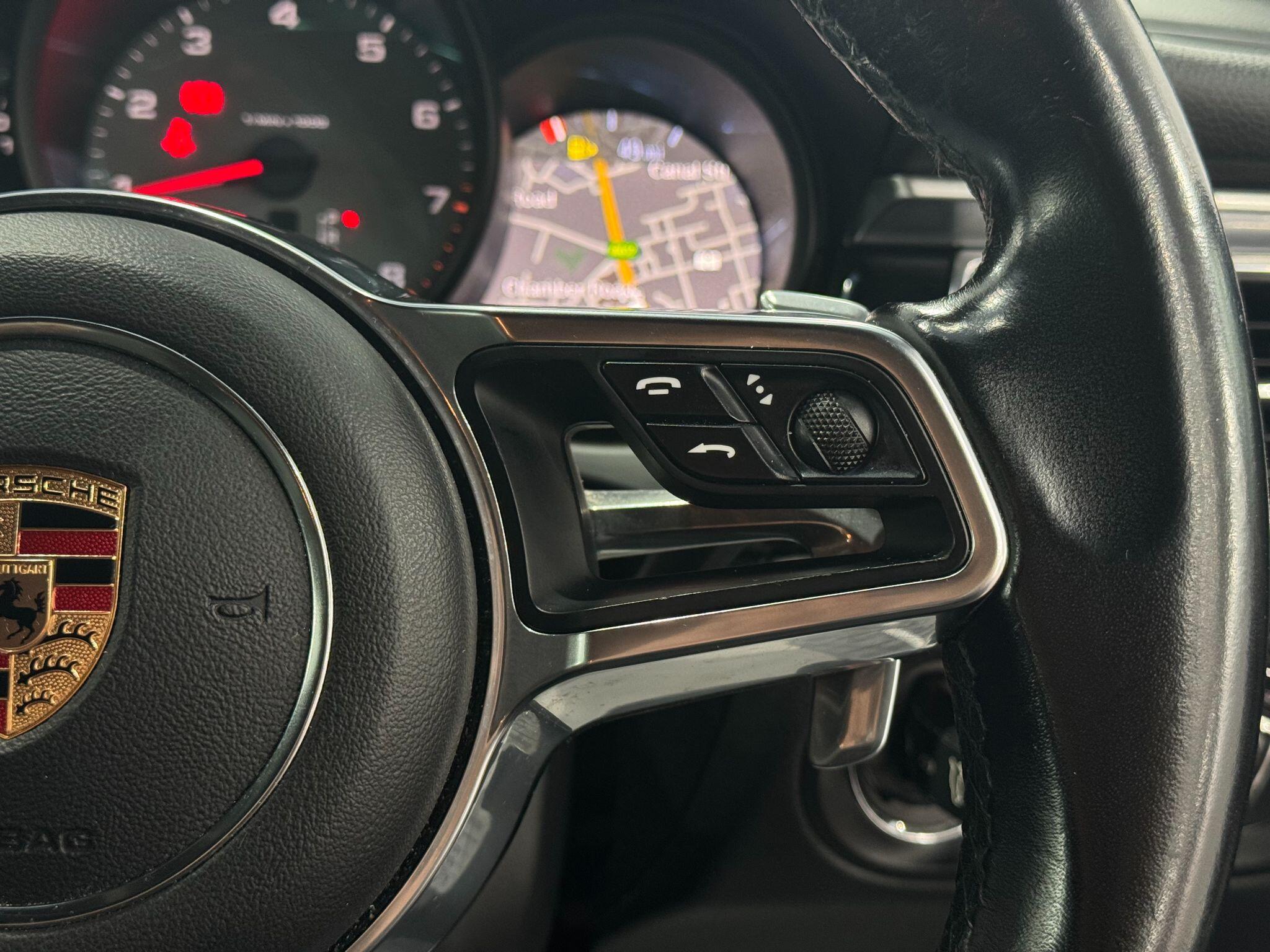 Porsche Macan view 43