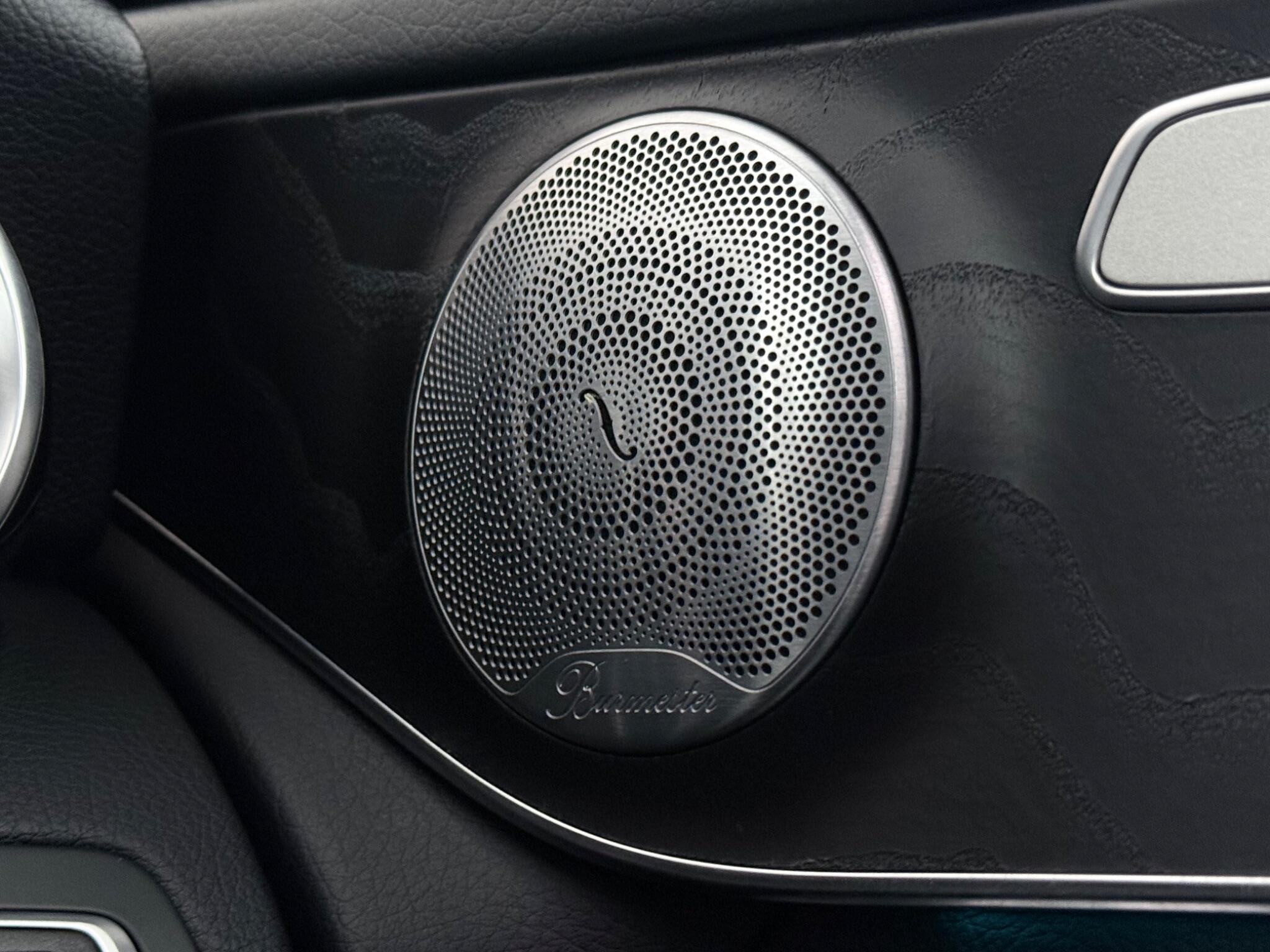 Mercedes-Benz GLC view 16