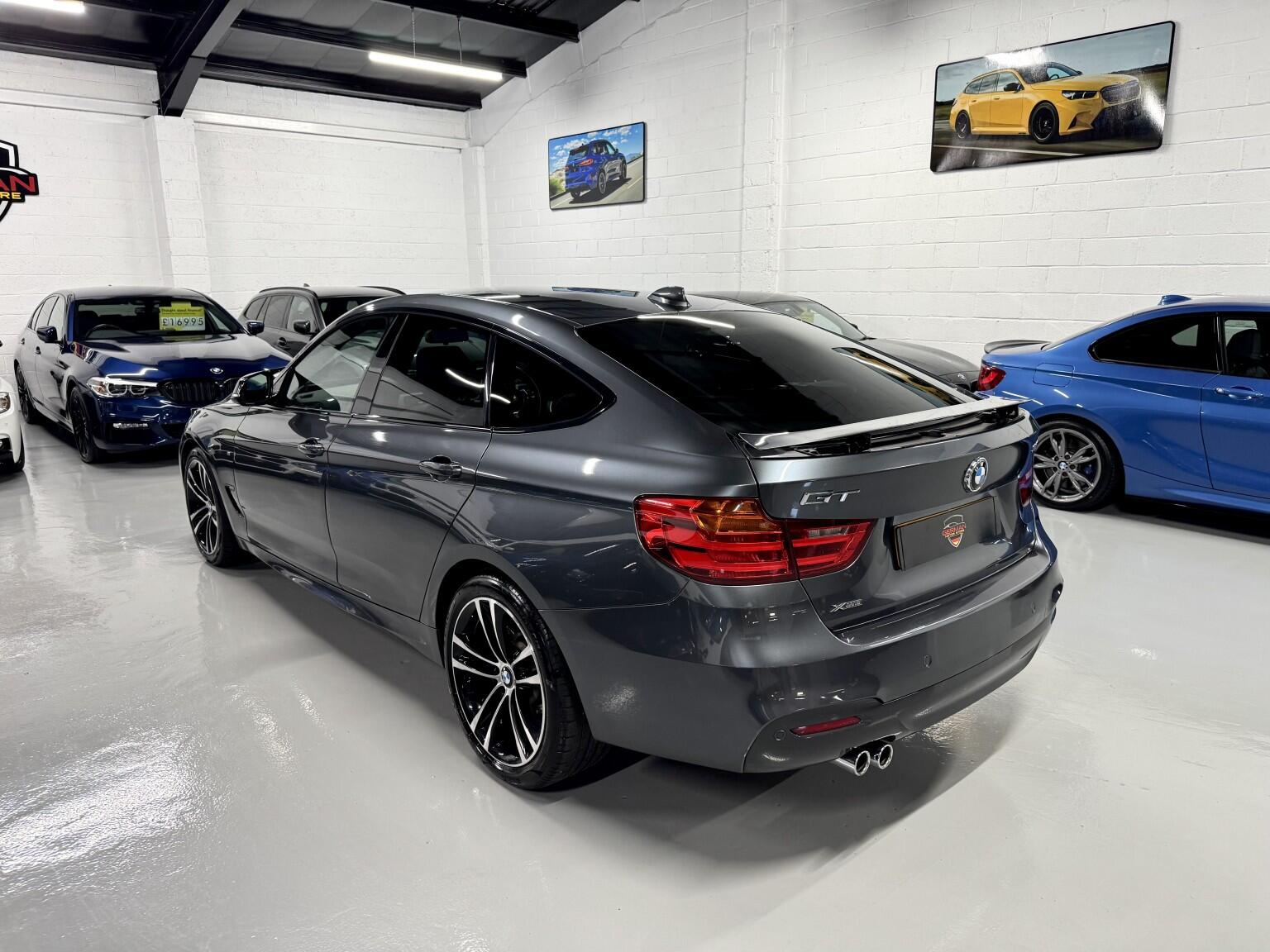 BMW 3 Series view 24