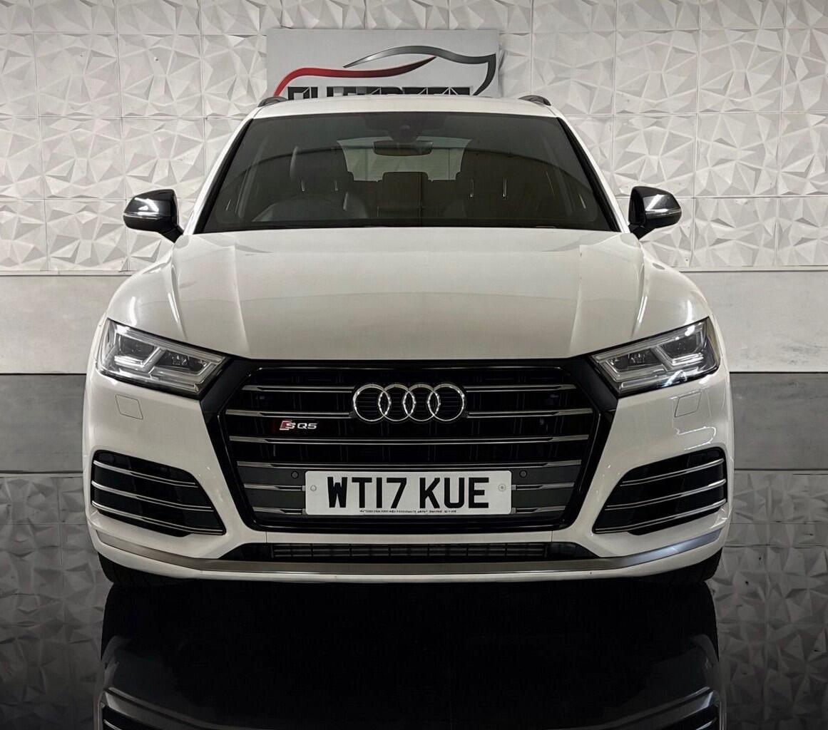 Audi SQ5 view 2