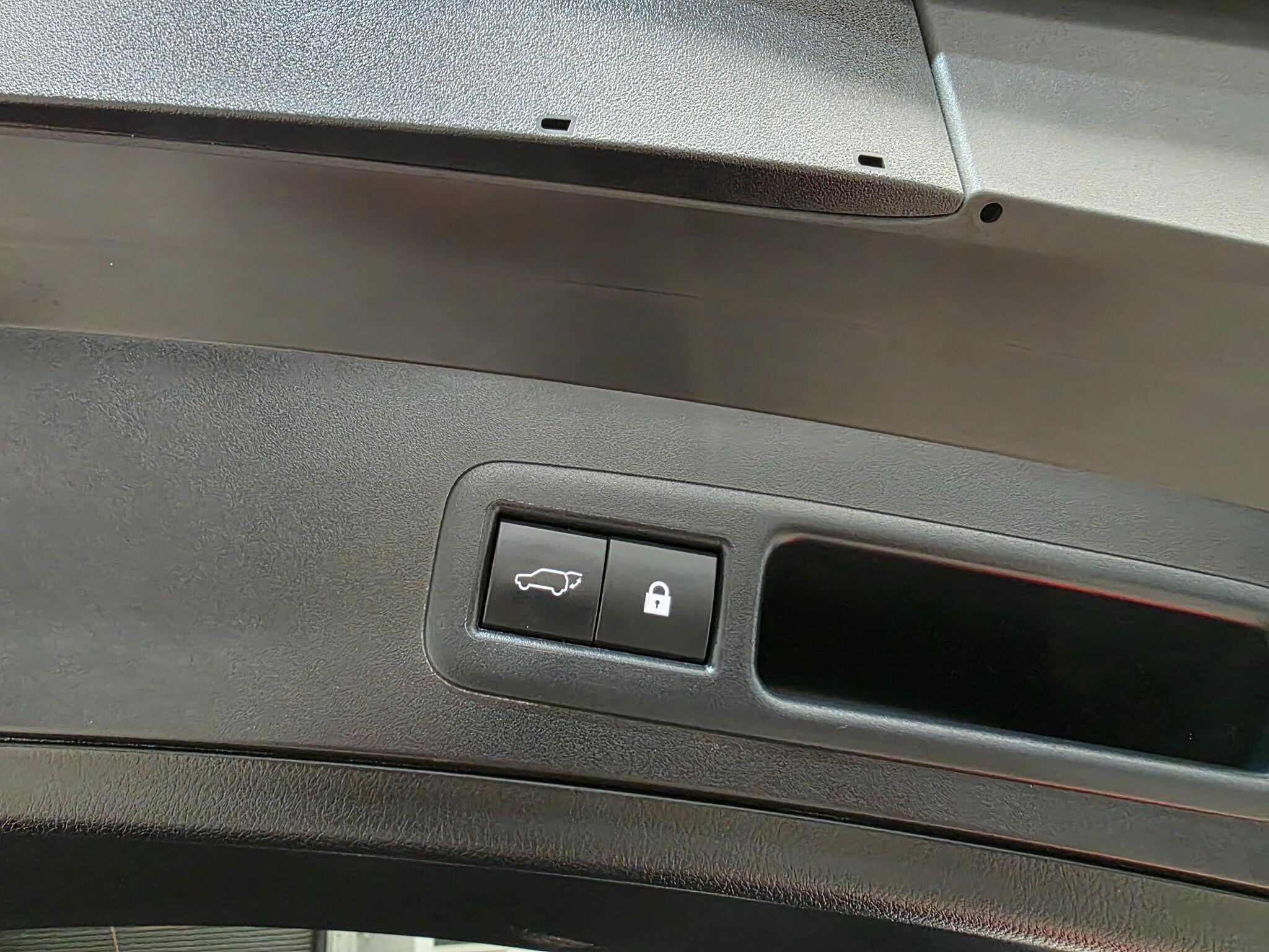 Lexus Ux view 28