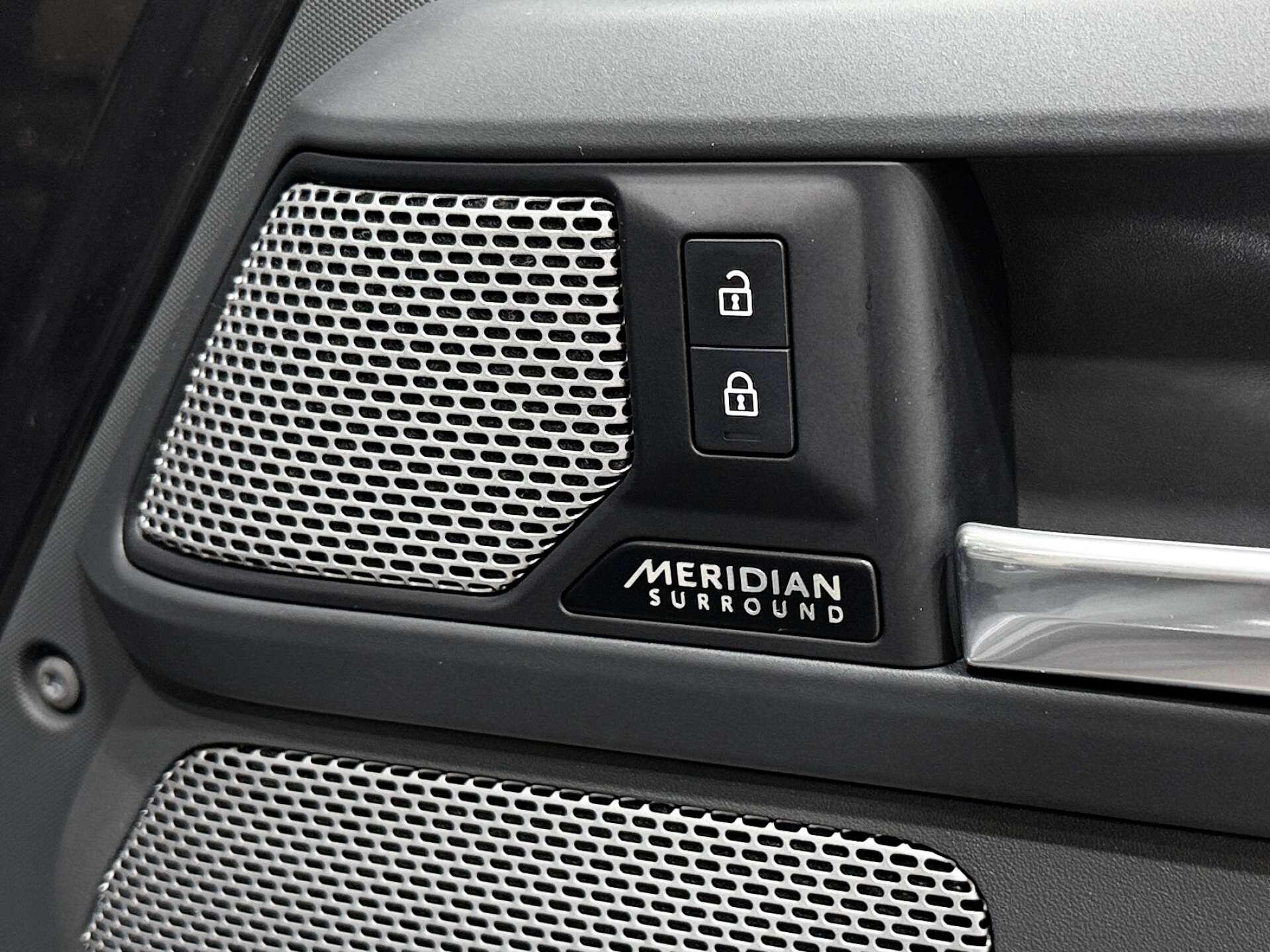 Land Rover Defender view 37